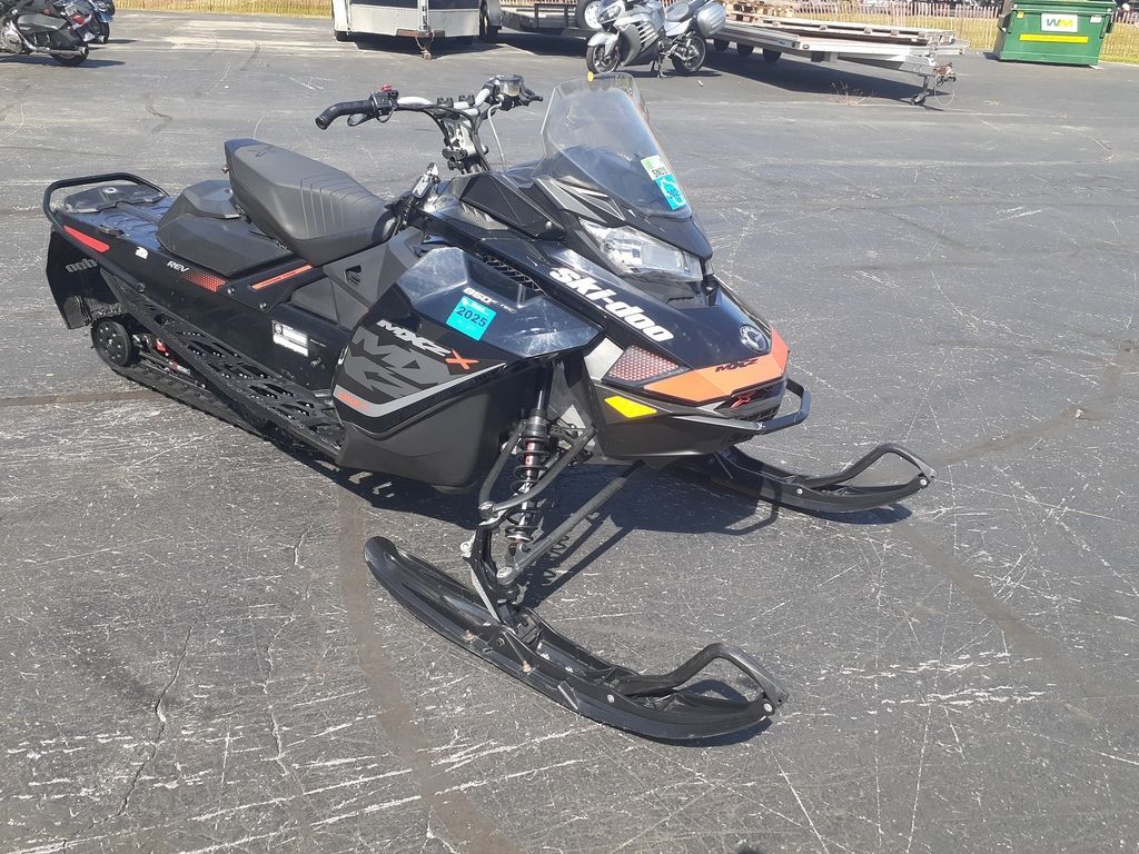 2018 Ski-Doo MXZ® X® Ice Cobra 1.6 Adj. Pkg. Rotax® 850 E-TEC® S in big bend WI