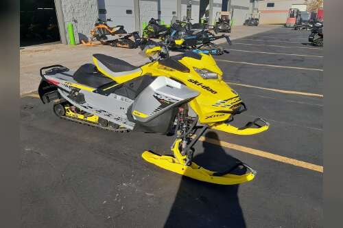 2019 Ski-Doo MXZ® X-RS® 850 E-TEC Ripsaw 1.25 w / Adj. Pkg. in big bend WI