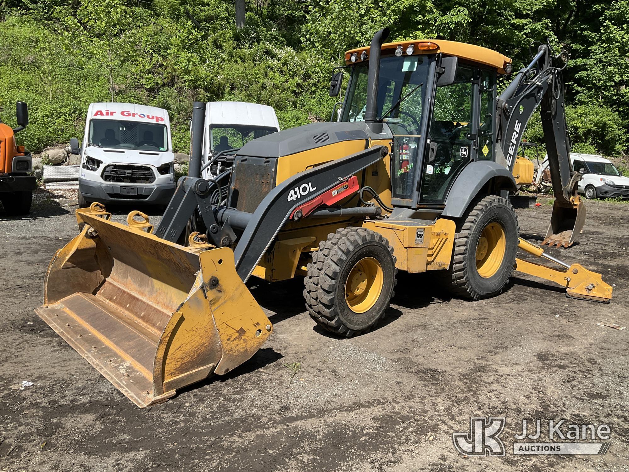 2021 John Deere 410L 4x4 in Branchville, NJ