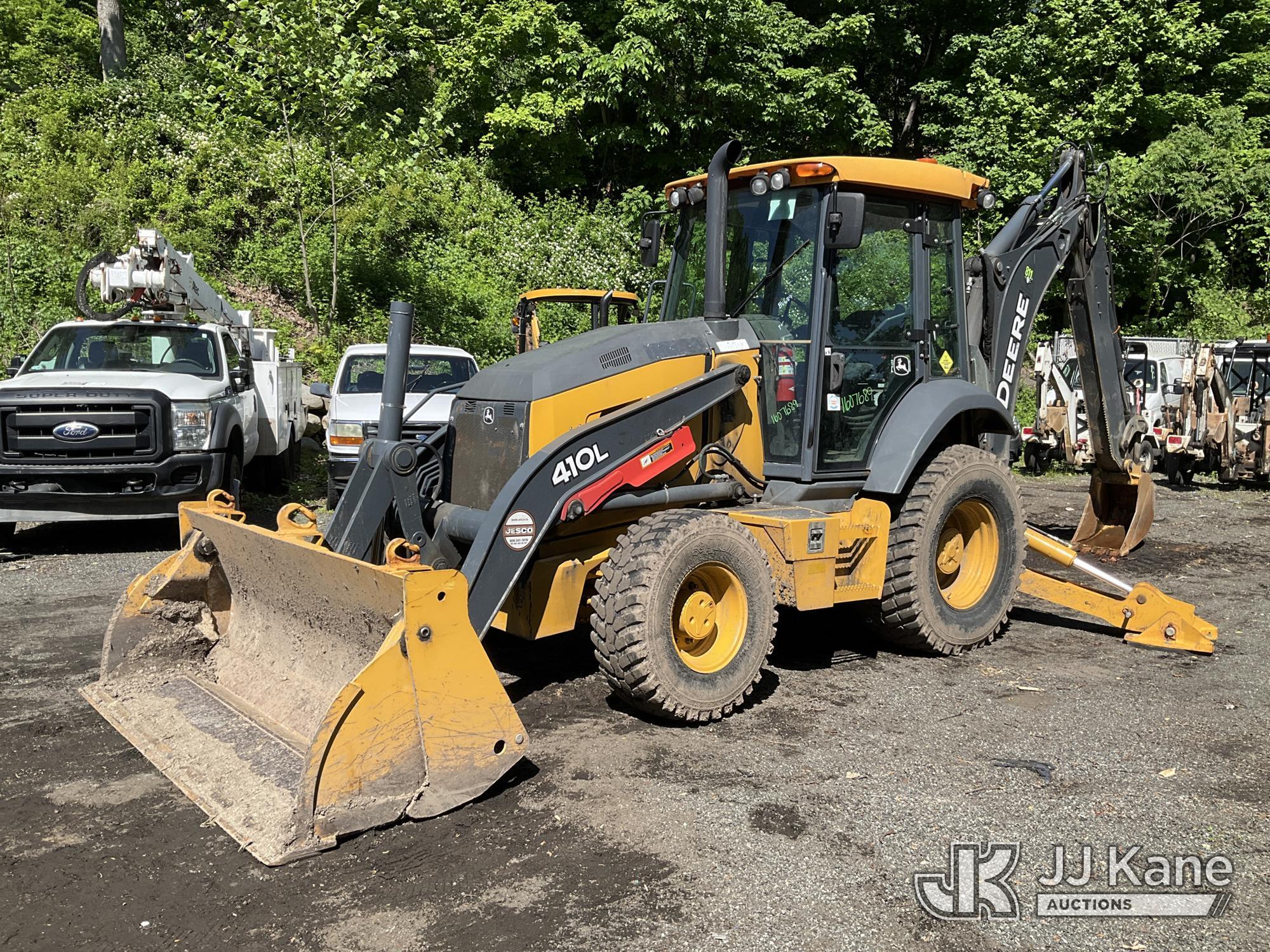 2020 John Deere 410L 4x4 in Branchville, NJ