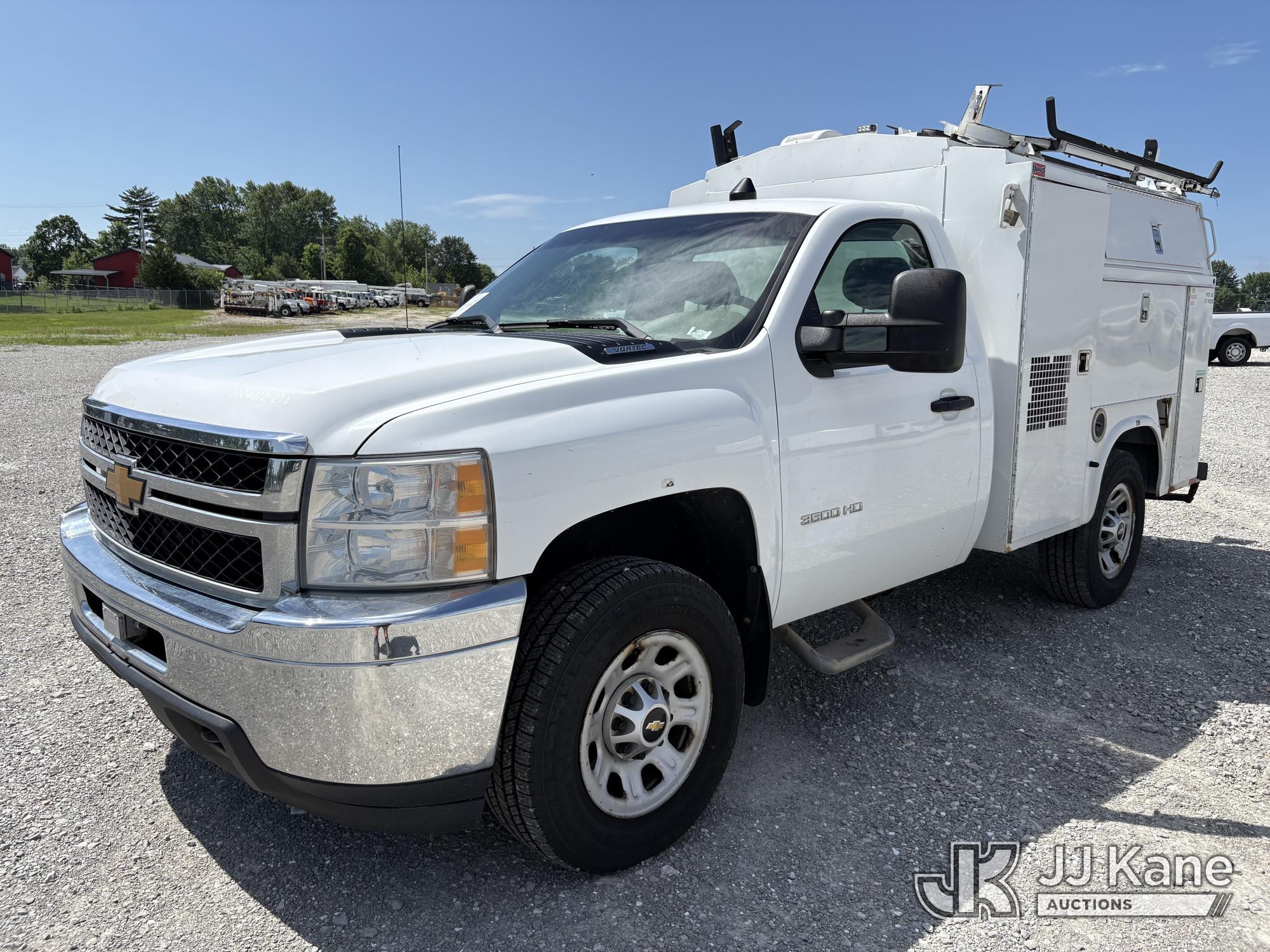 2014 Chevrolet Silverado 3500HD in Hawk Point, MO