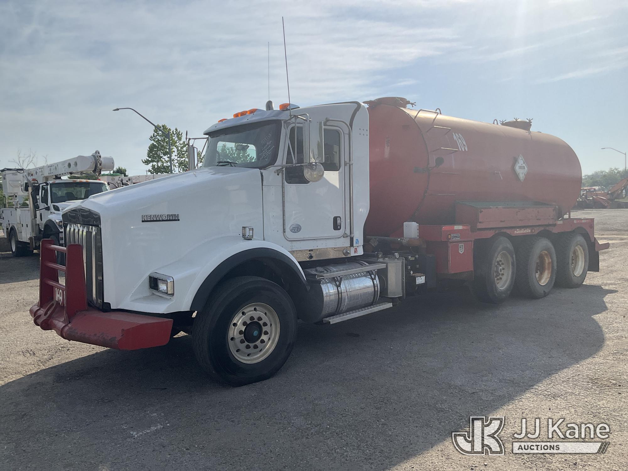 2012 KENWORTH T800 in Plymouth Meeting, PA