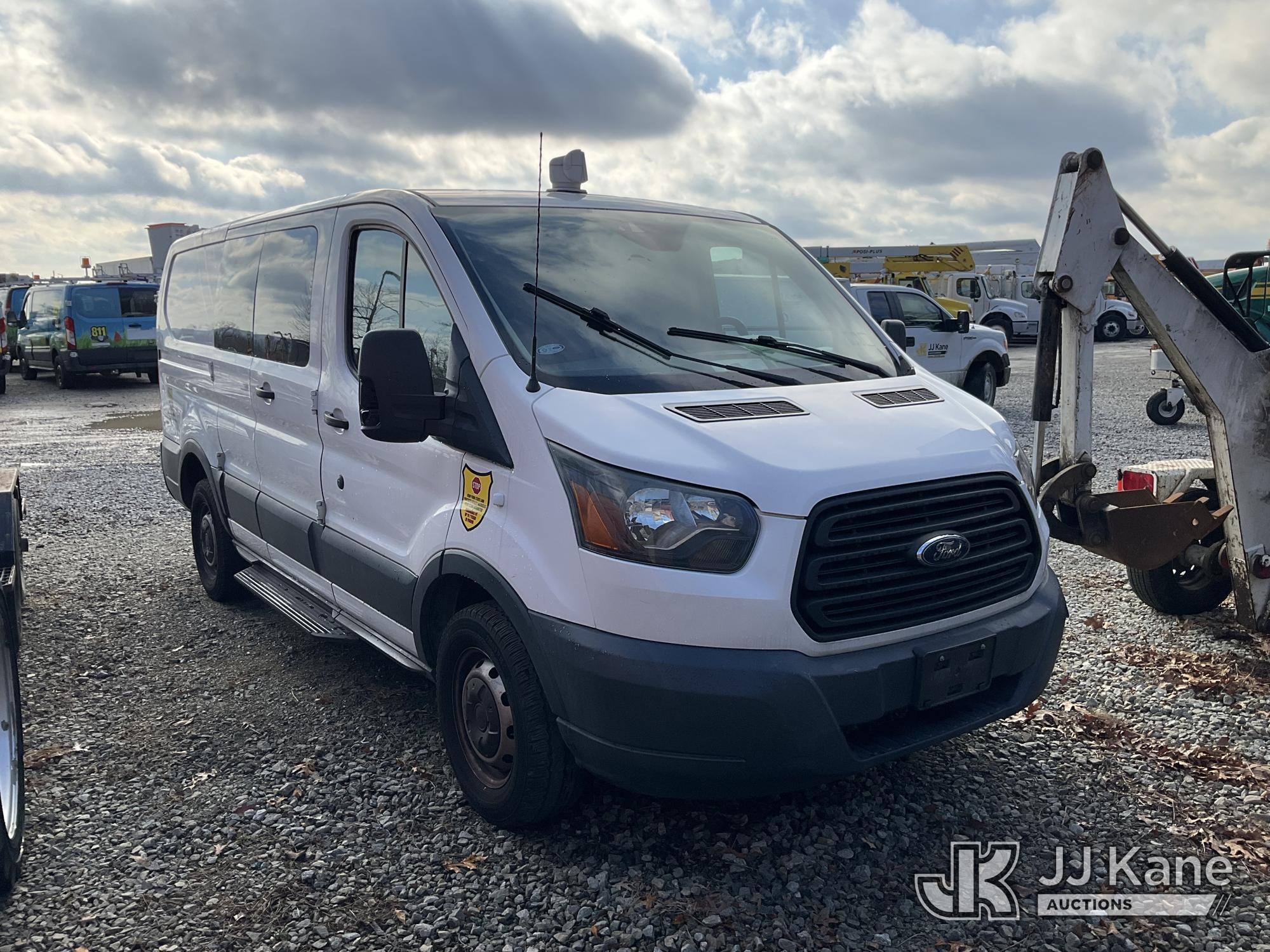 2016 FORD TRANSIT 250 in Shrewsbury, MA