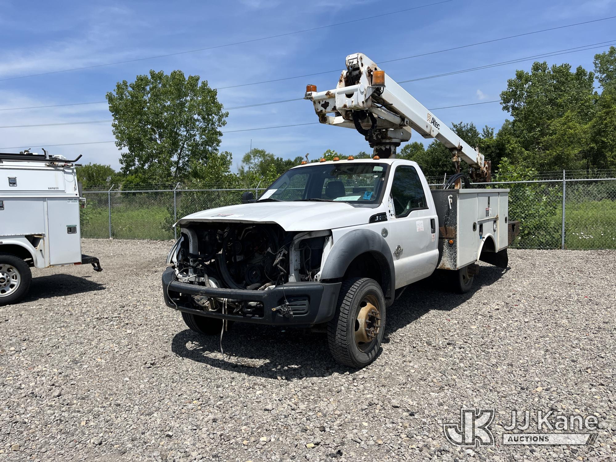 2011 FORD F450 in Louisville, OH