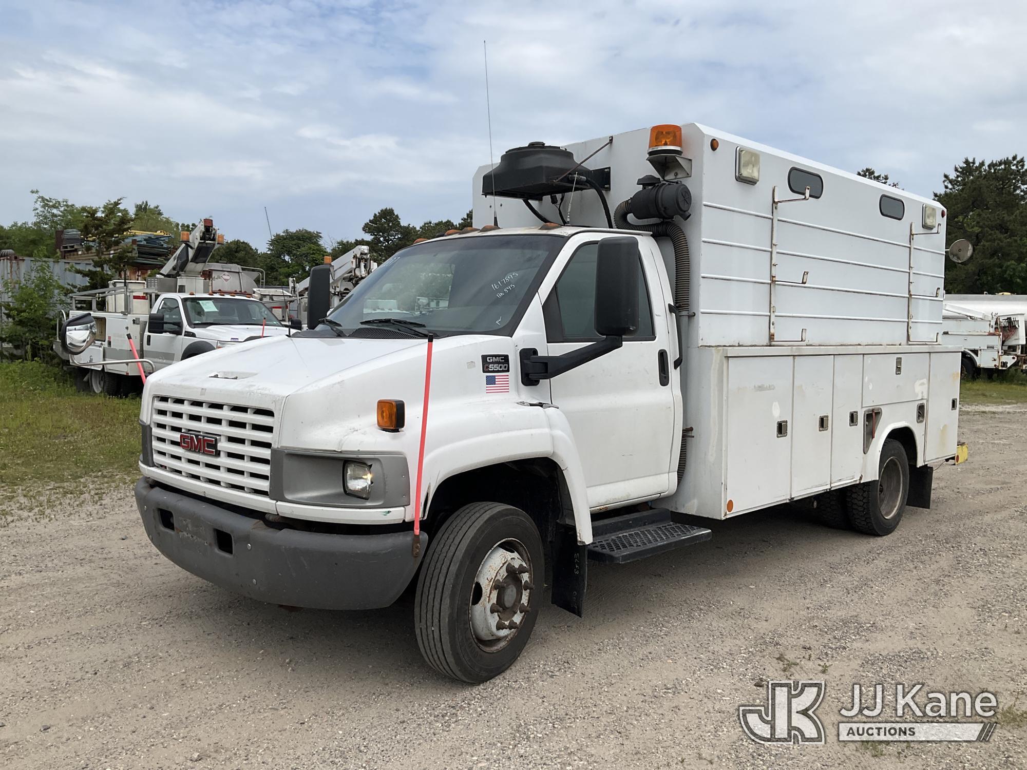 2007 GMC C5500 in Bellport, NY