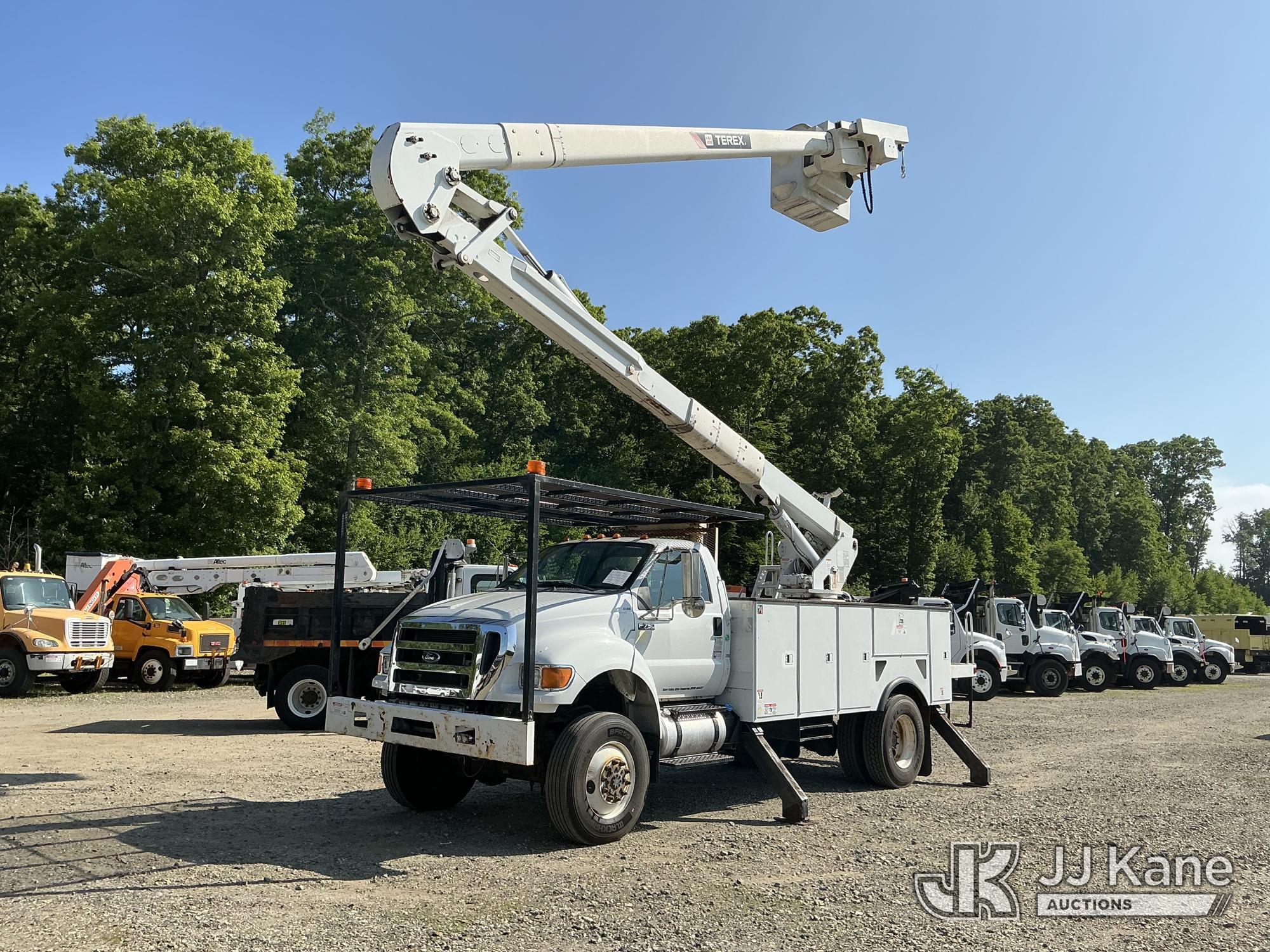 2015 Ford F-750 in Shrewsbury, MA