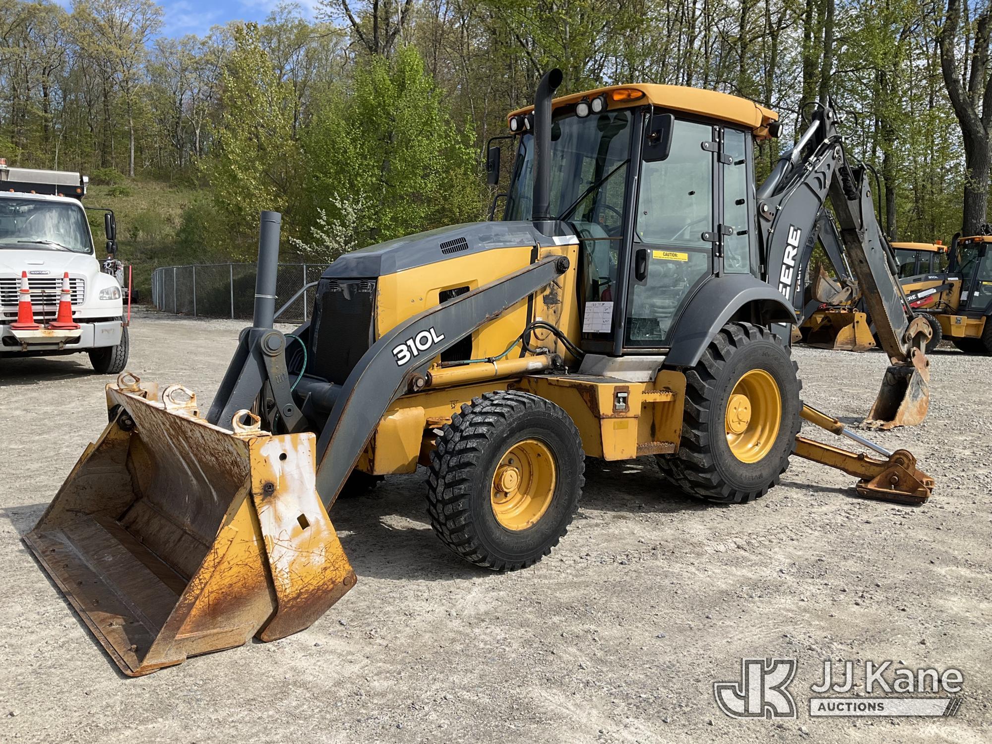 2017 John Deere 310L in Shrewsbury, MA
