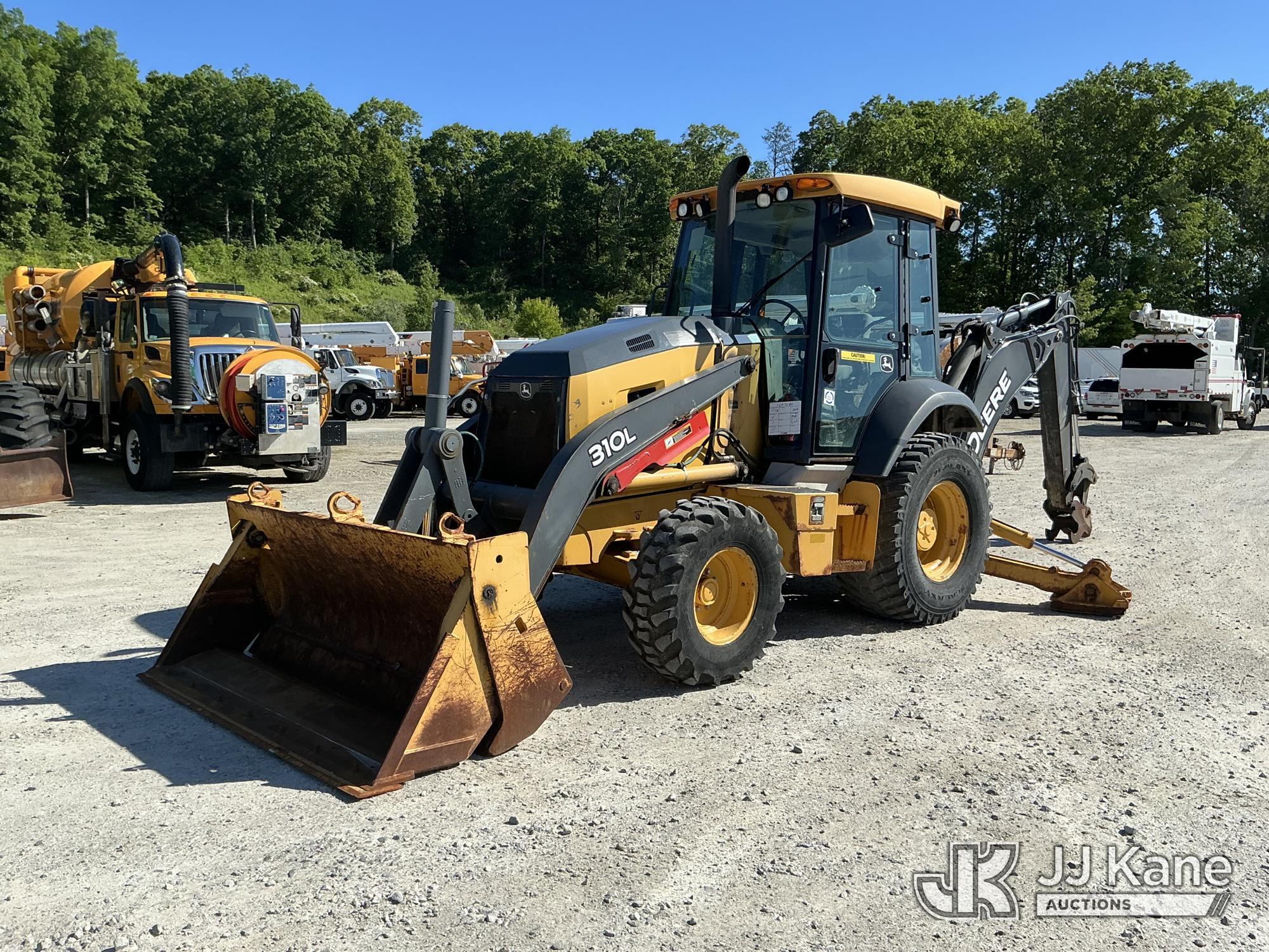 2017 John Deere 310L in Shrewsbury, MA