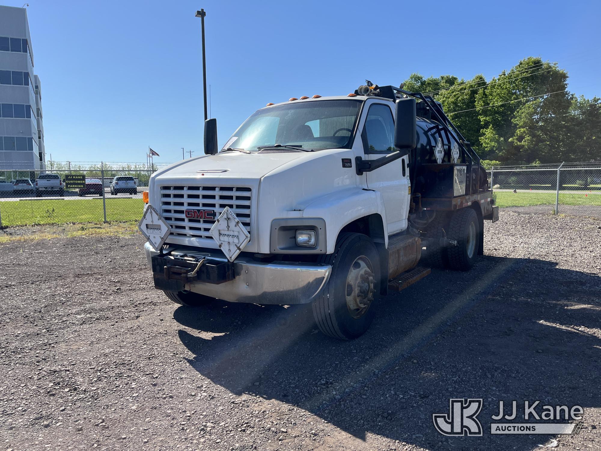 2007 GMC C7500 in Louisville, OH