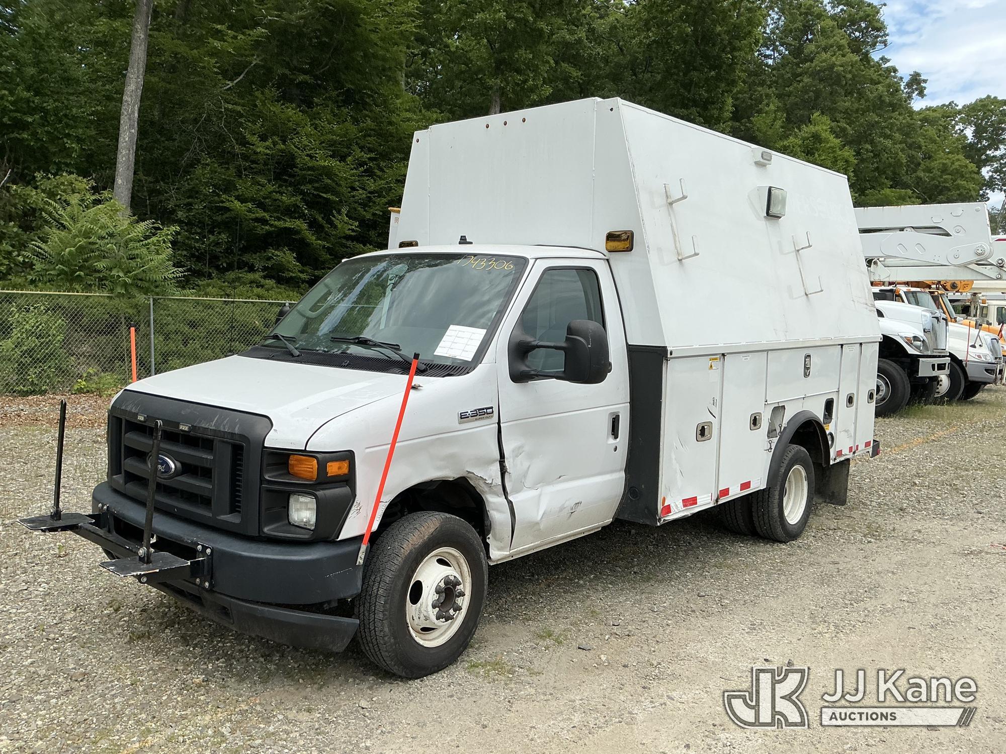 2017 FORD ECONOLINE in Shrewsbury, MA