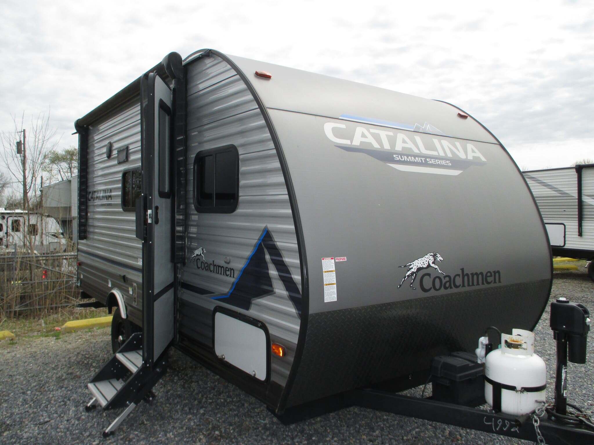 2023 Coachmen Catalina Summit Series 7 164BH East-West Queen, Bunk Be in williamstown NJ