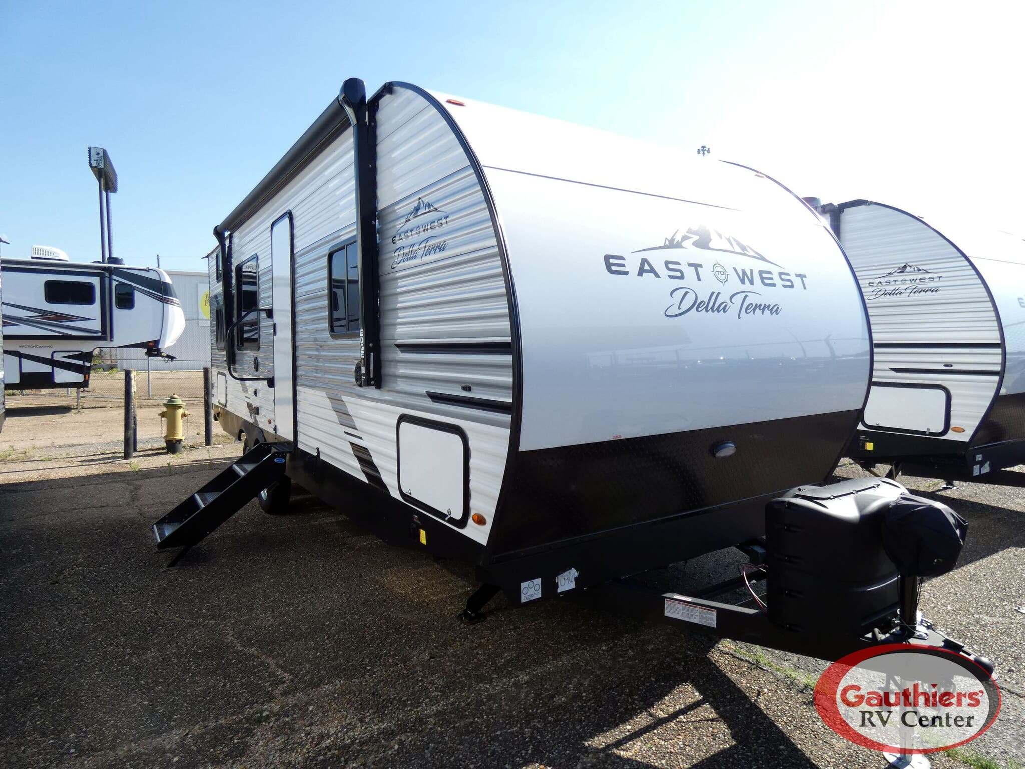 2022 East To West DELLA TERRA 250BH RV
