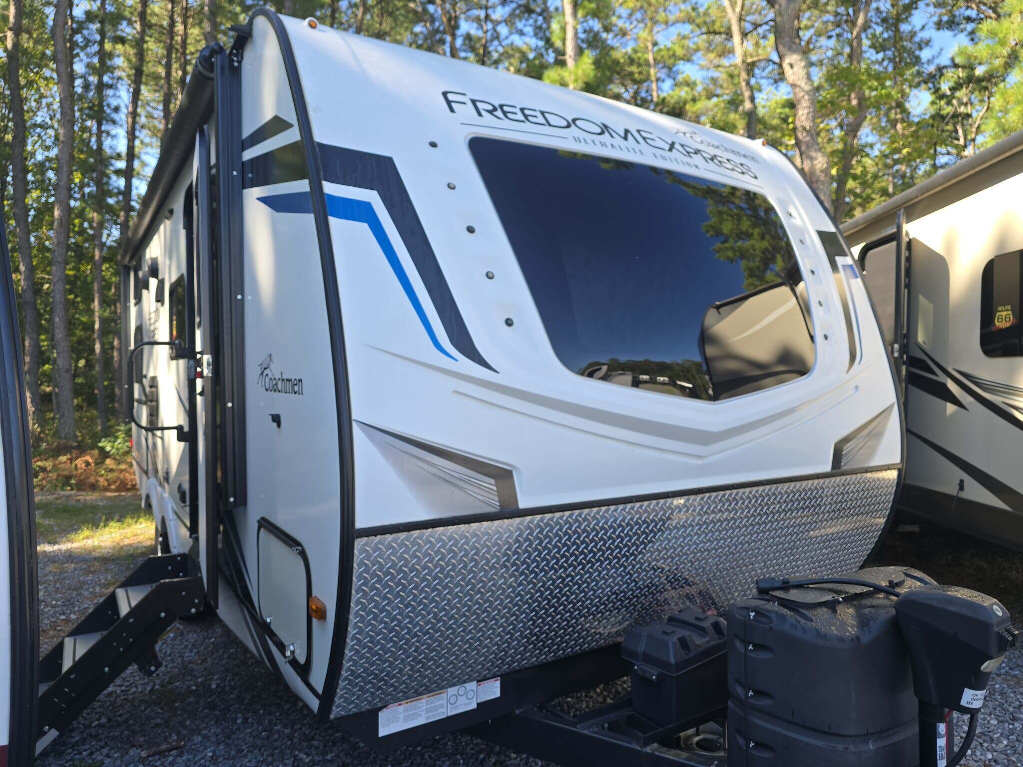 2022 Coachmen Freedom Express Ultra Lite 238BHS RV