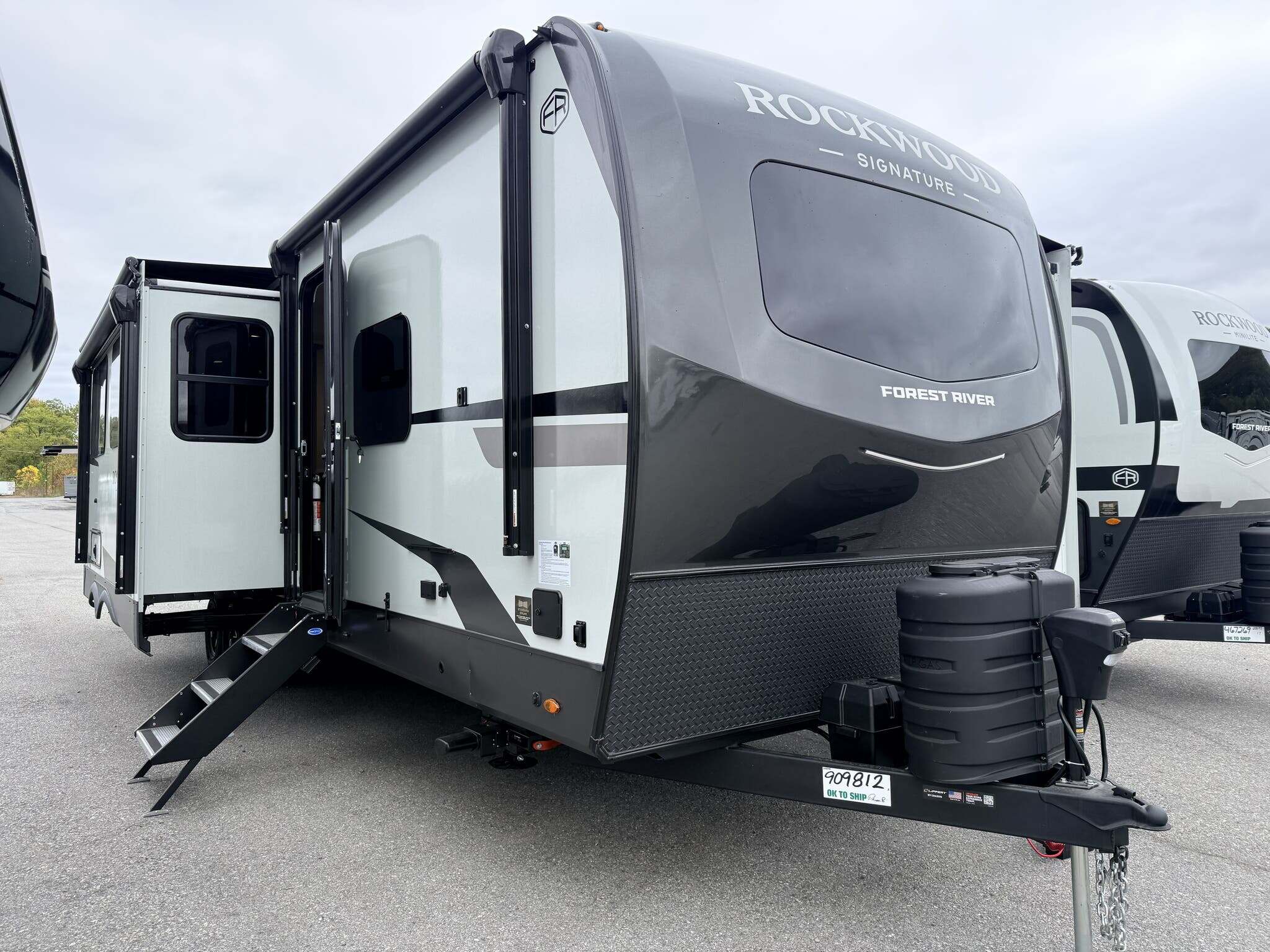 2026 Forest River Rockwood Signature 8336BH RV