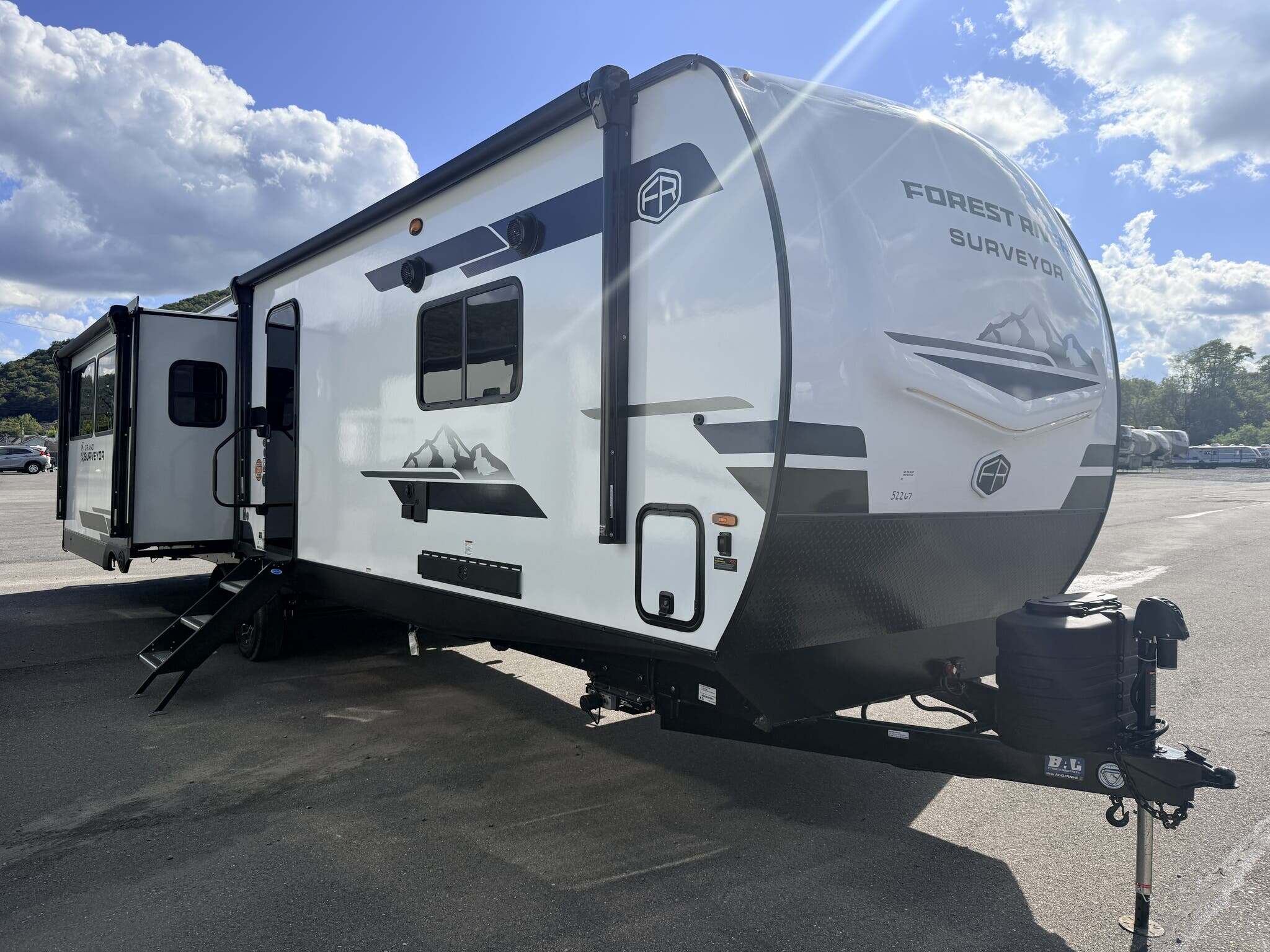 2026 Forest River Grand Surveyor 305RLBS in mill hall PA