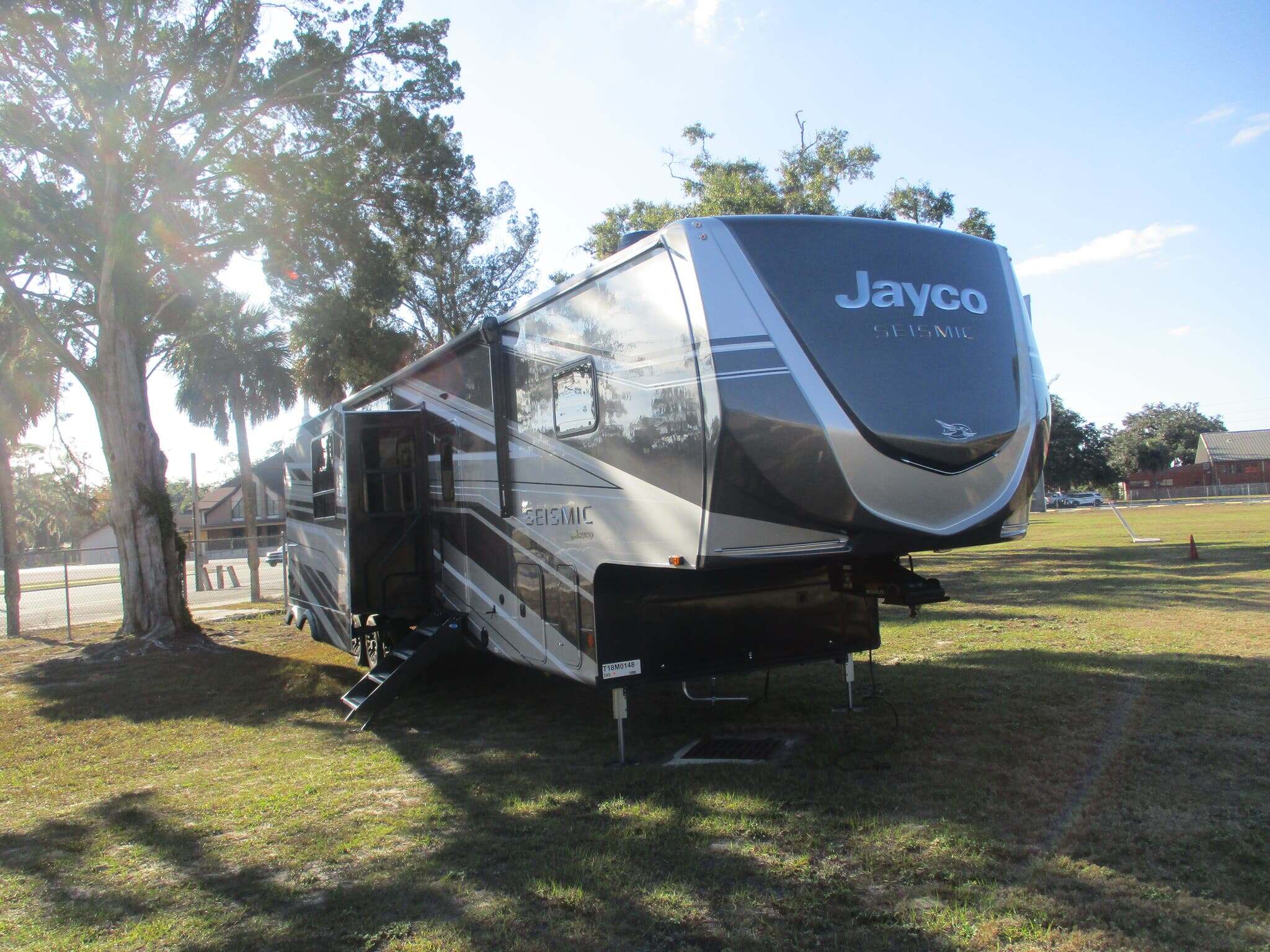 2026 Jayco Seismic 399 Titanium full-body Paint RV