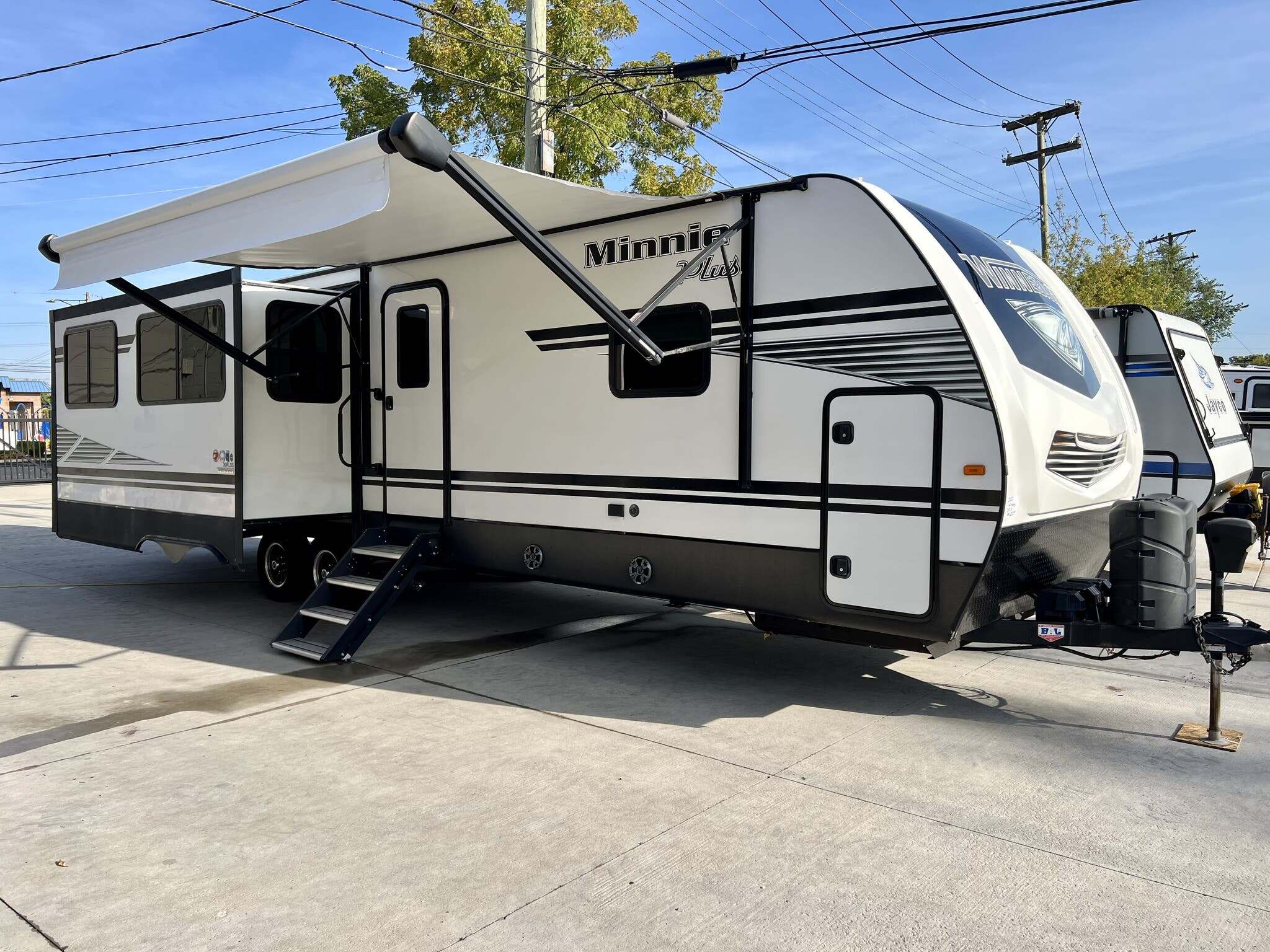 2020 Winnebago Minnie Plus 30RLSS in taylor MI
