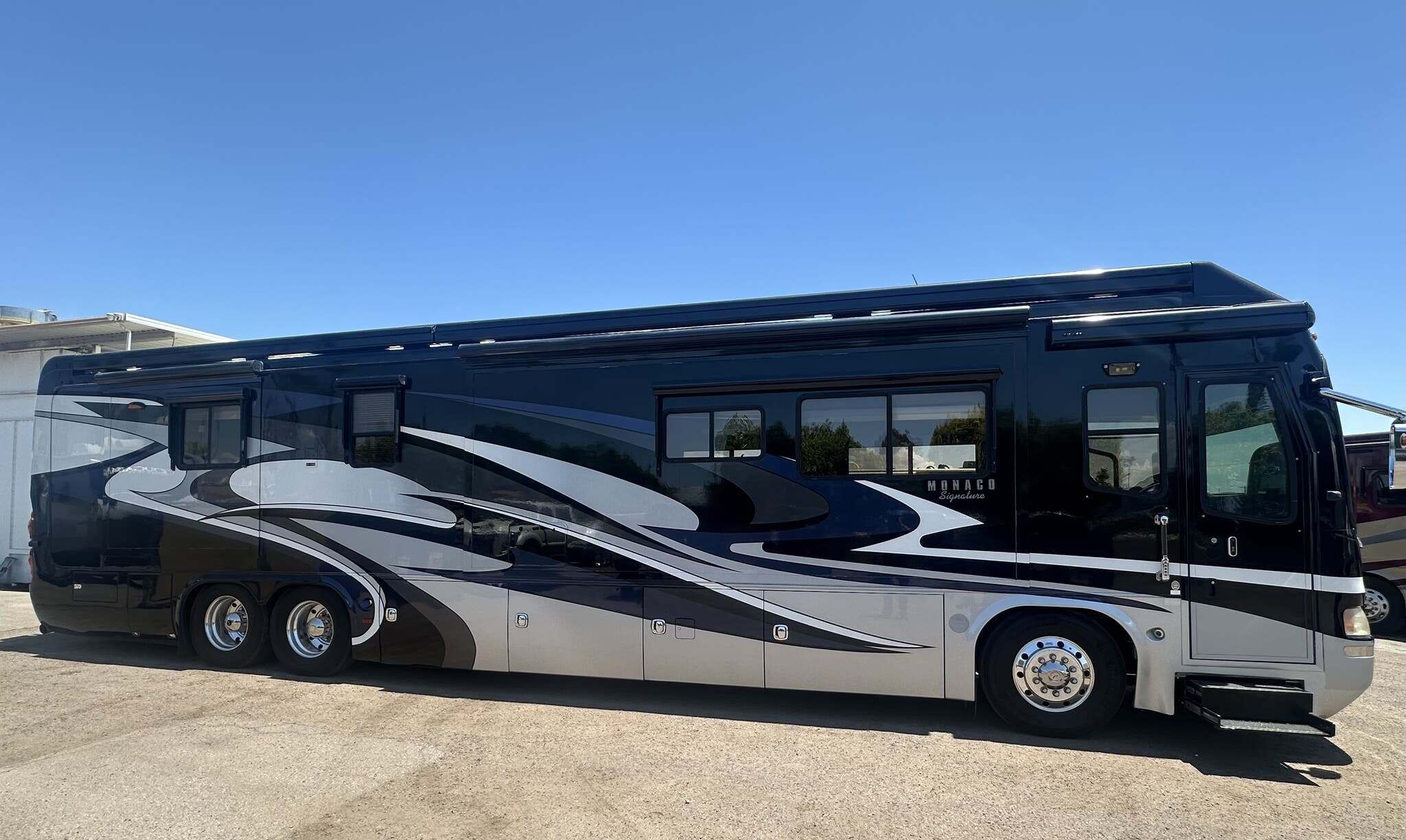 2009 Monaco Rv Signature Fortress IV RV