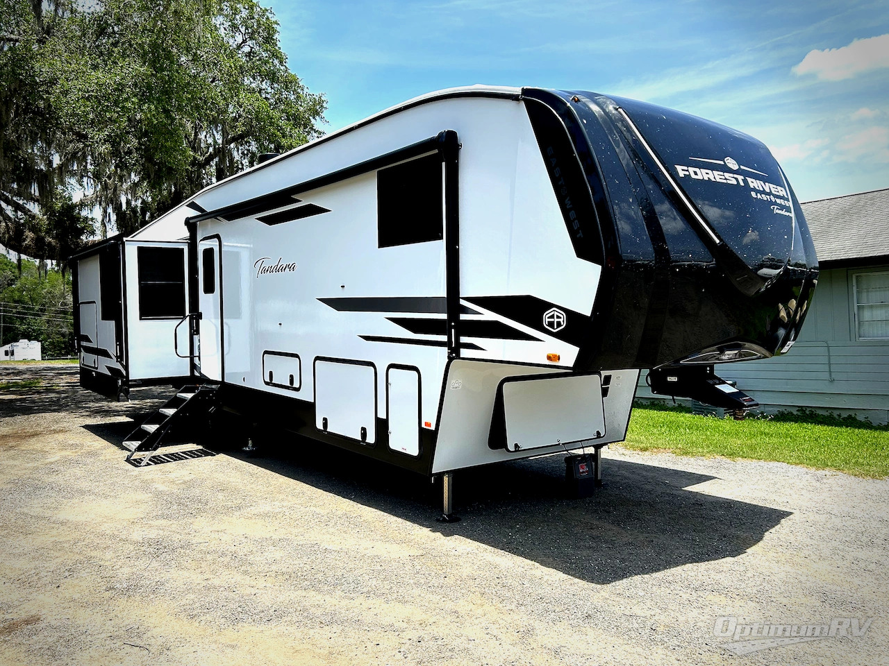 2025 East To West Tandara 386MB-OK RV