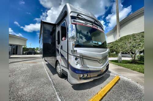 2024 Fleetwood Rv Discovery LXE 44S in nokomis FL