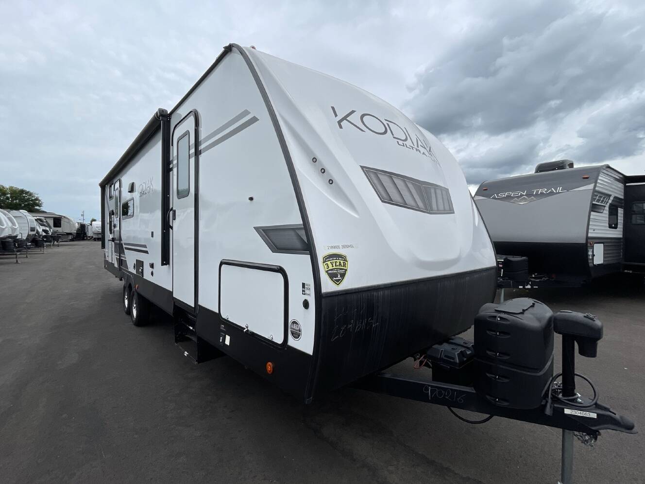 A photo of this 2023 Dutchmen KODIAK 289BHSL