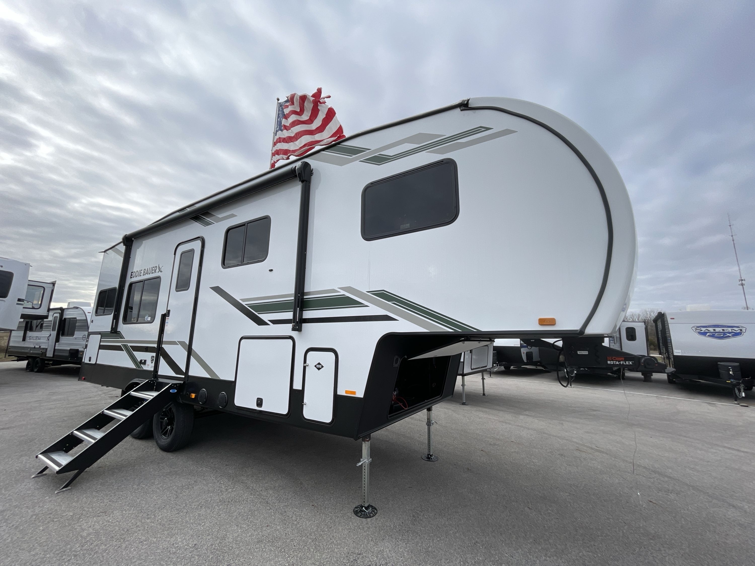2025 Heartland EDDIE BAUER SIGNATURE 2500RK in braidwood IL