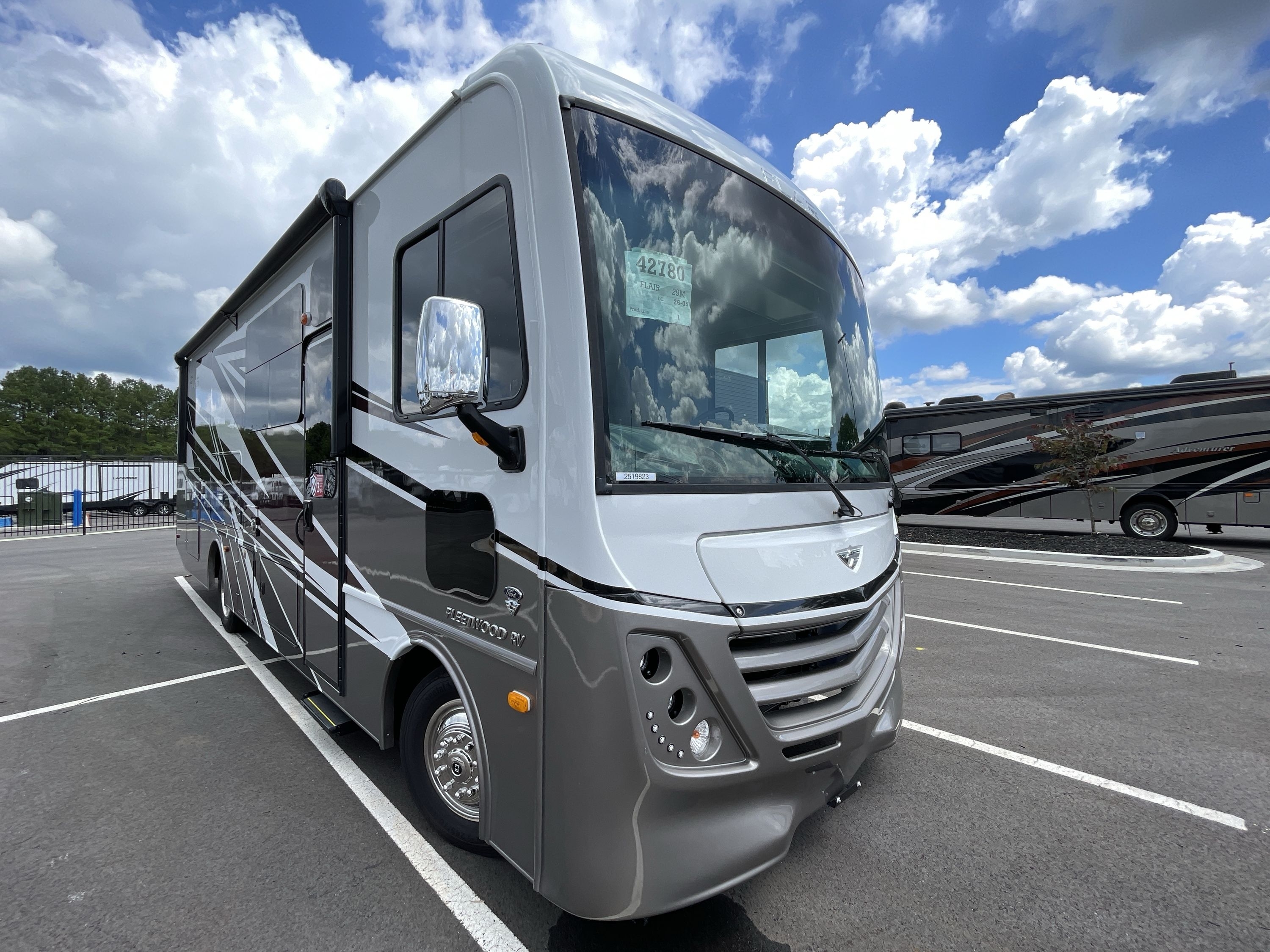 2026 Fleetwood FLAIR 29M in kodak TN