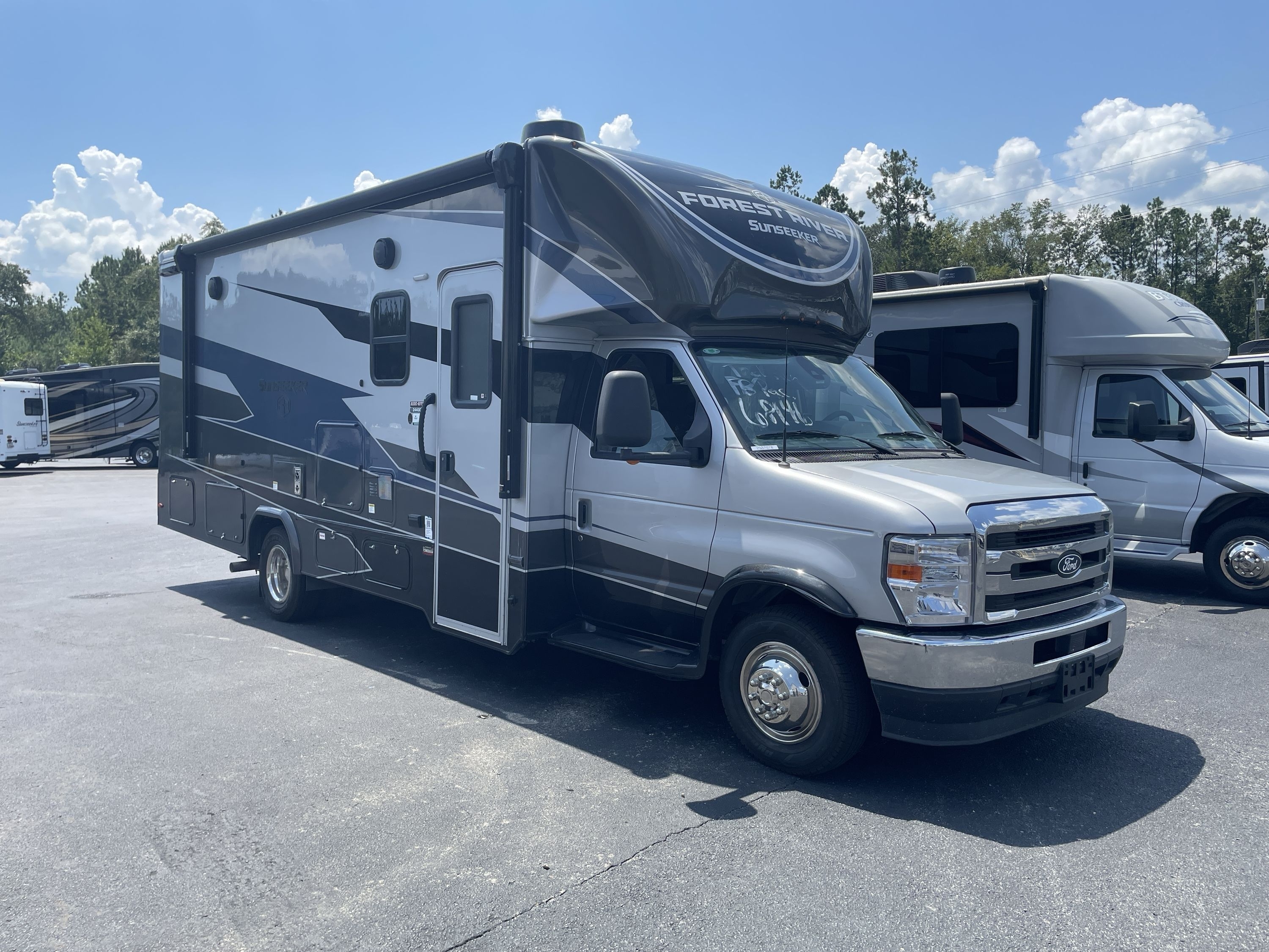 2026 Forest River SUNSEEKER 2440DSF in midway FL
