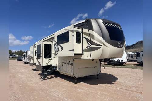 2020 Jayco NORTH POINT 381FLWS in summerset SD