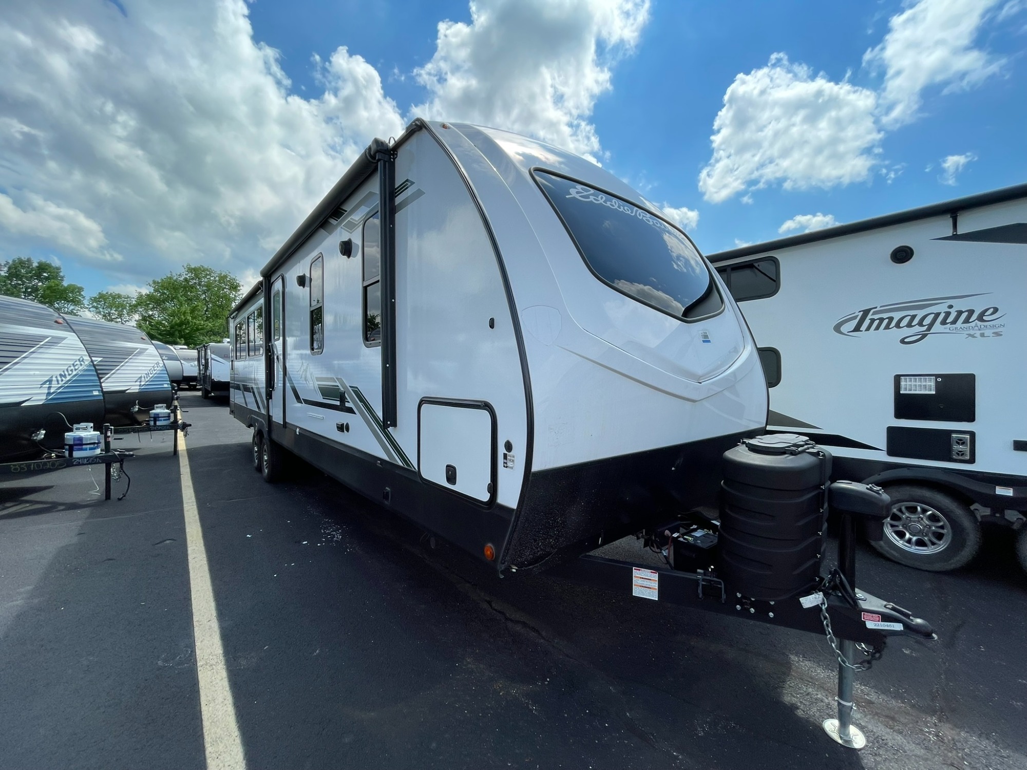 2023 Dutchmen EDDIE BAUER 33RL in greenwood IN