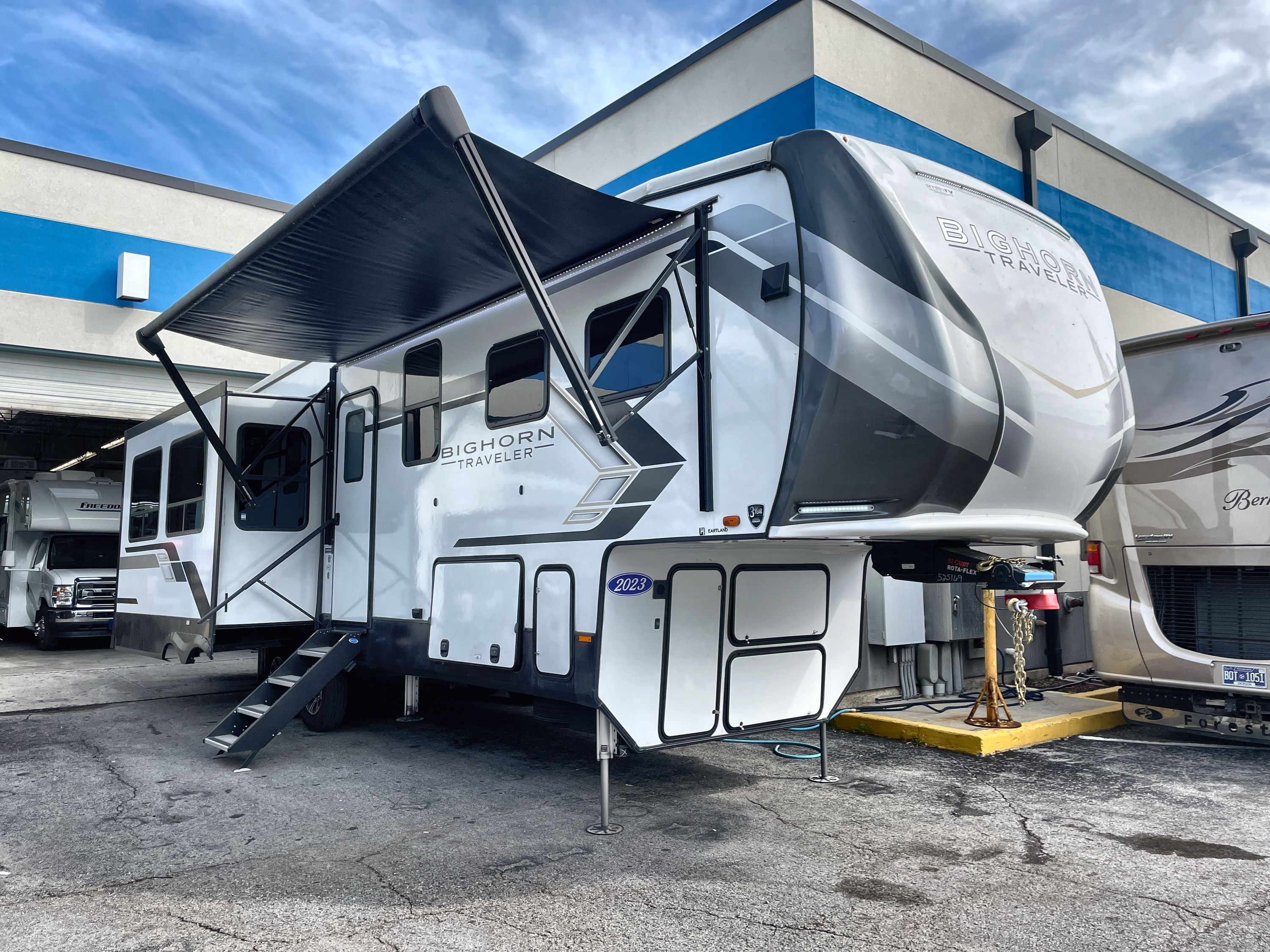 2023 Heartland BIGHORN TRAVELER 32RS in nashville TN