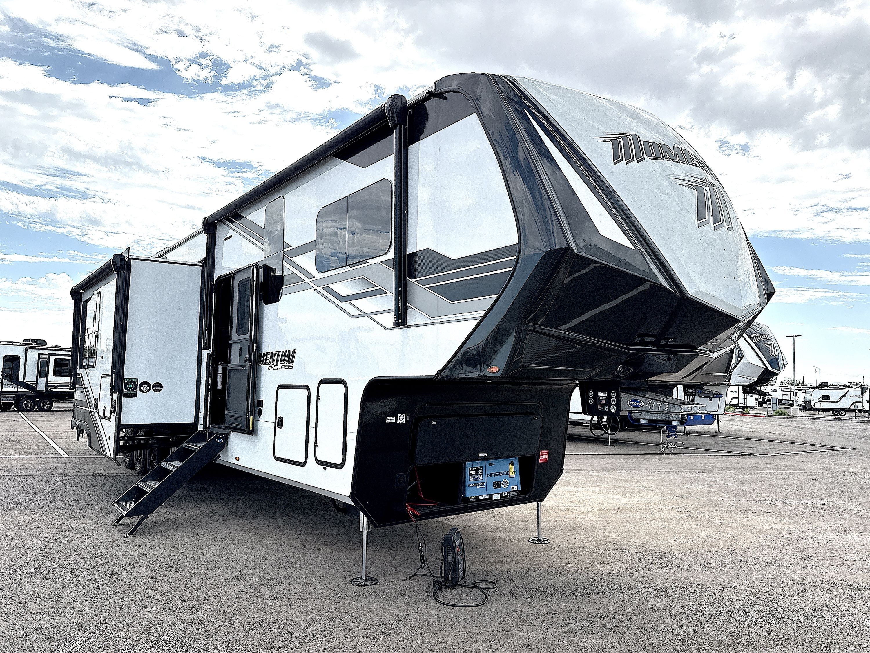 2025 Grand Design MOMENTUM M CLASS 414M in surprise AZ