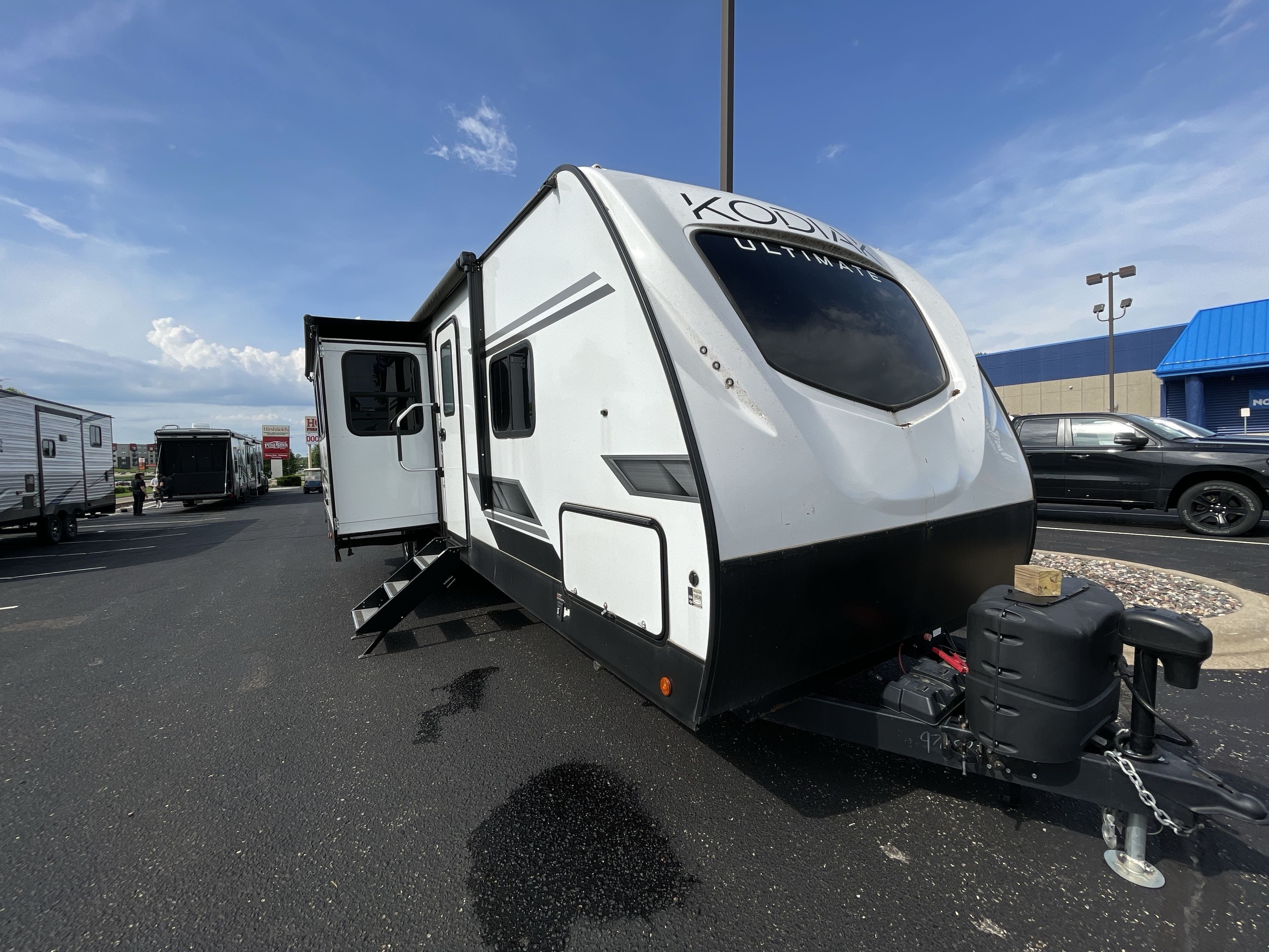 2023 Dutchmen KODIAK ULTIMATE 3321BHSL in lakeville MN