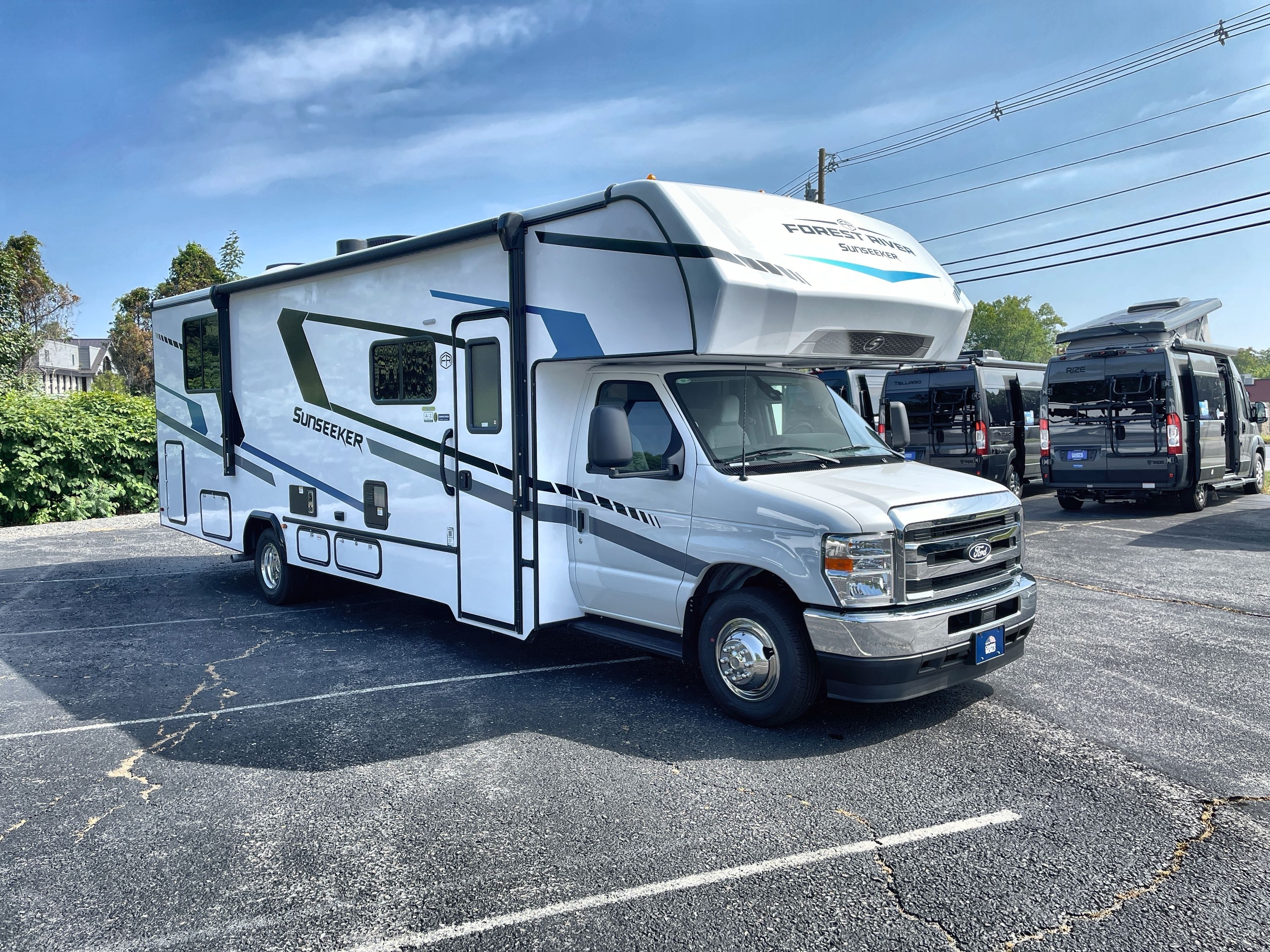 2026 Forest River SUNSEEKER LE 2850SF 2850SLE in west boylston MA