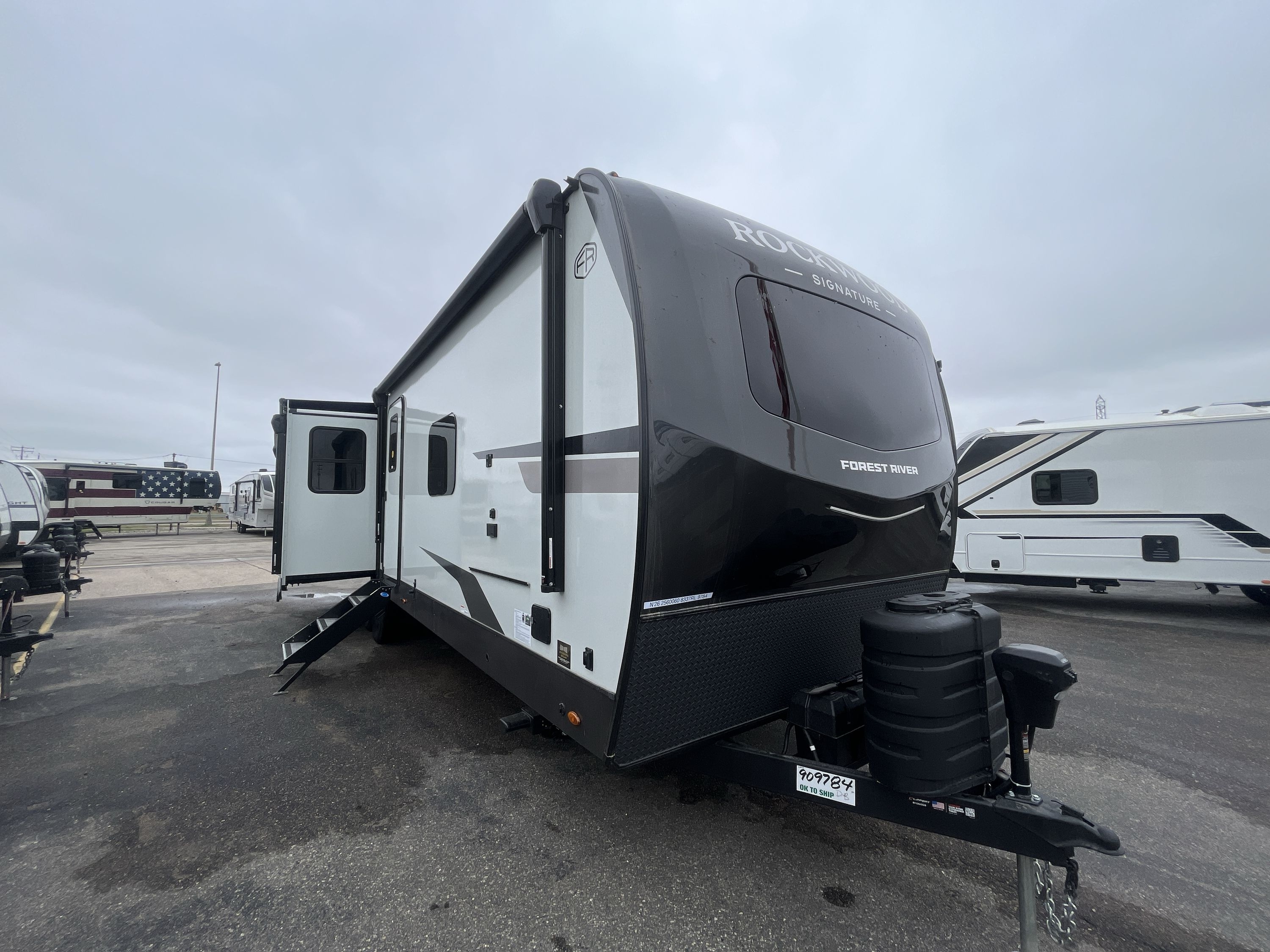2026 Forest River ROCKWOOD SIGNATURE 8337RL in west fargo ND