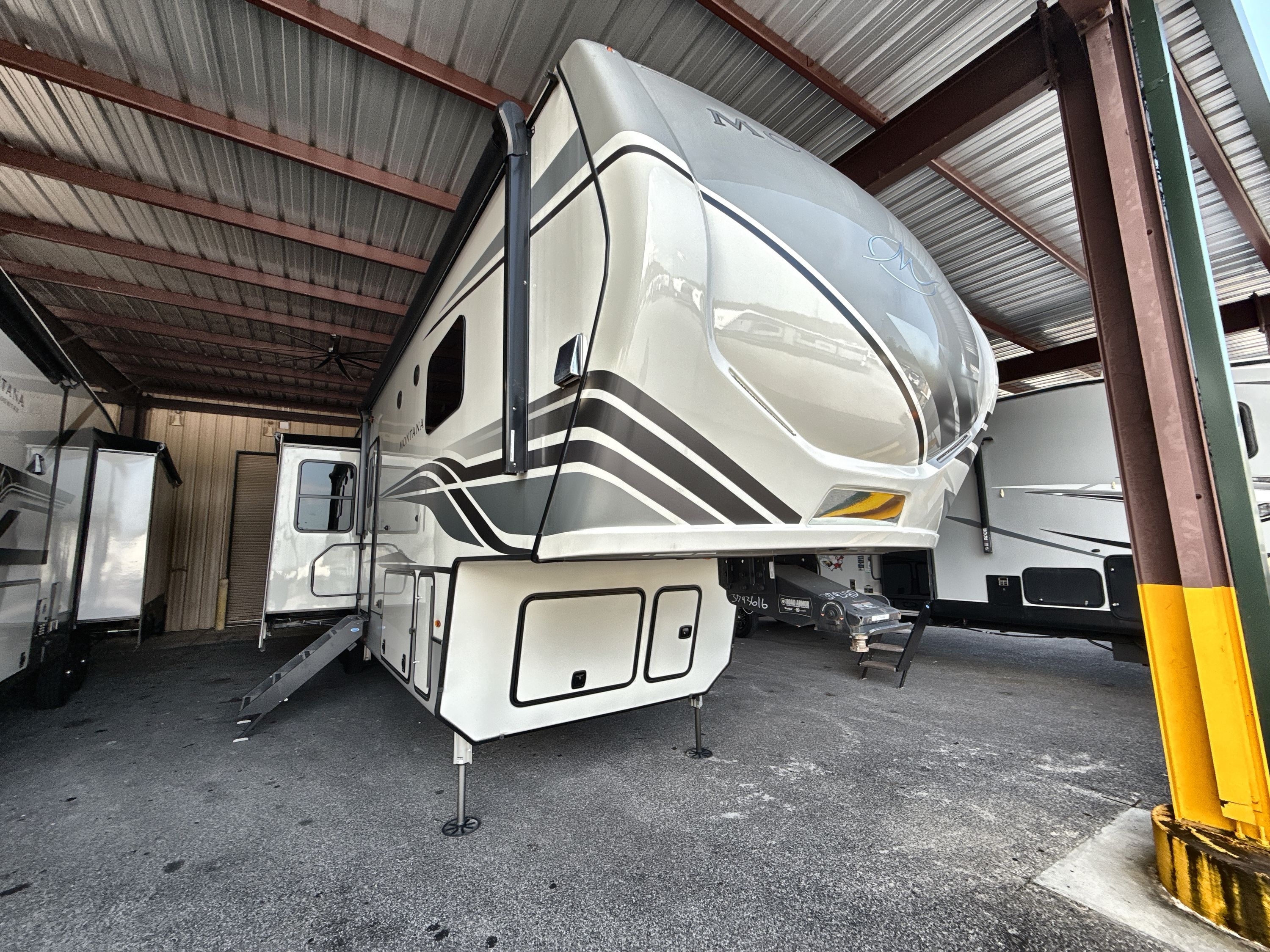 2023 Keystone MONTANA 3793RD RV