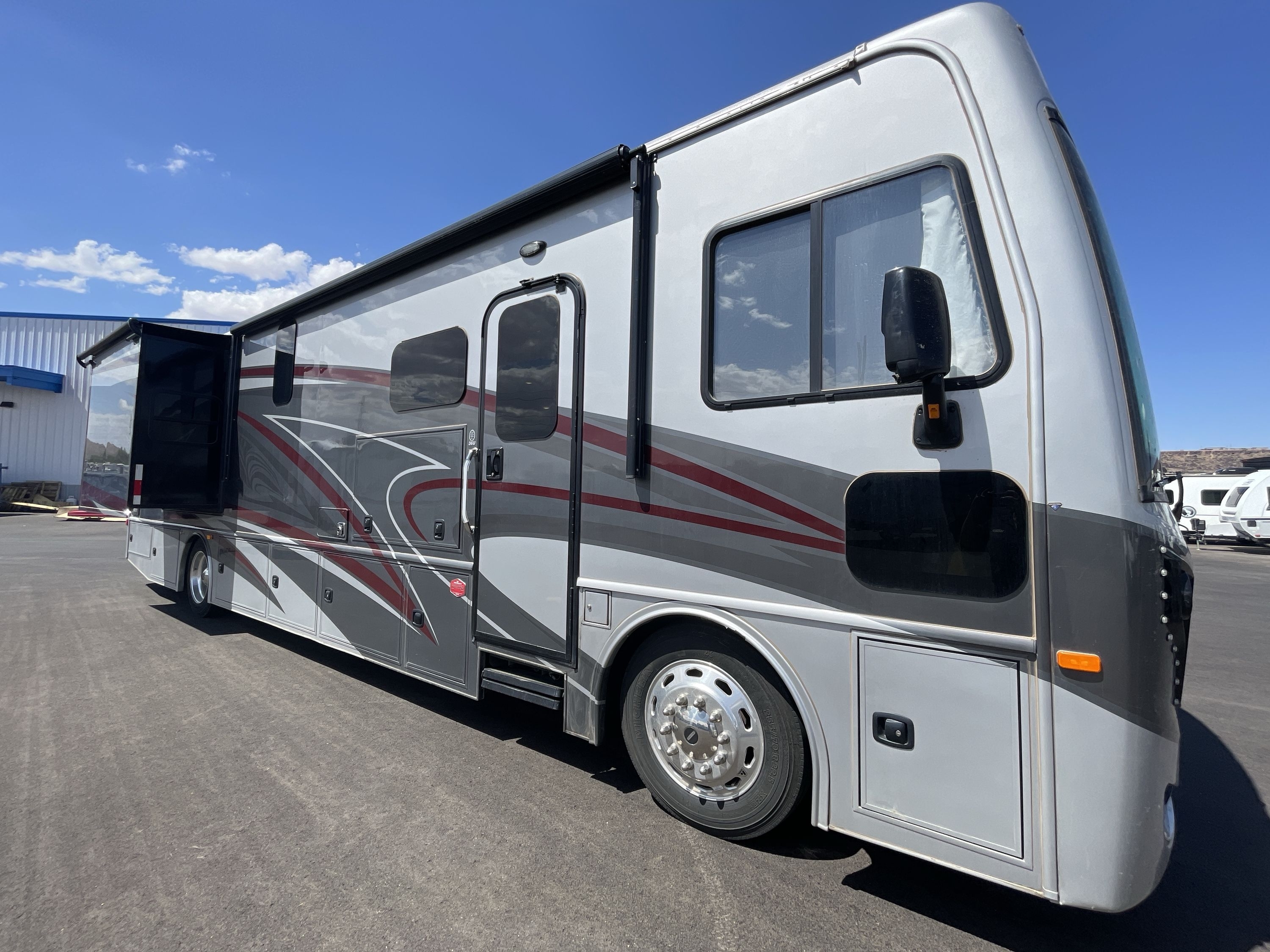 2023 Fleetwood PACE ARROW 36U in menifee CA
