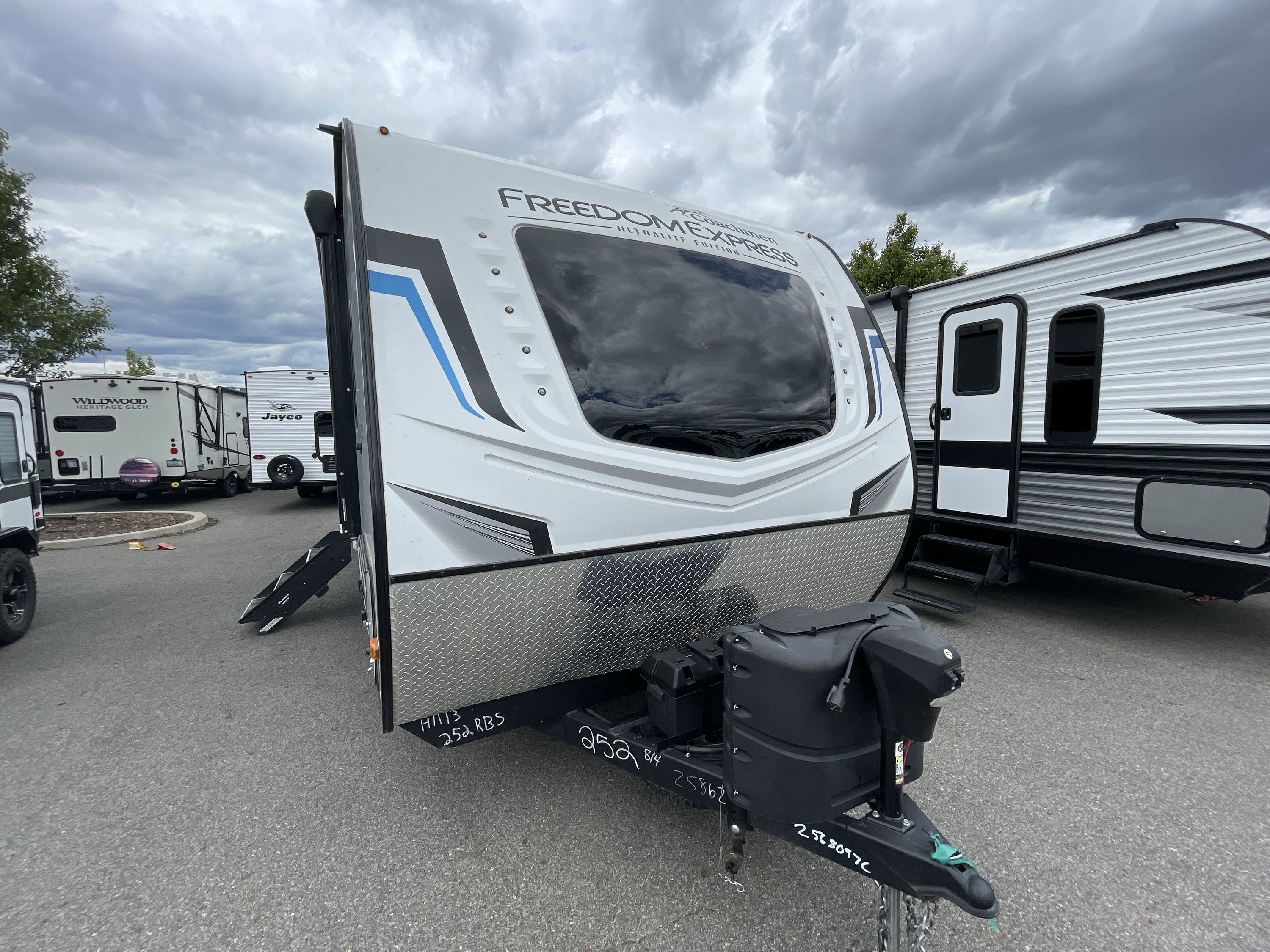 2023 Coachmen FREEDOM EXPRESS ULTRA LITE 252RBS in liberty lake WA