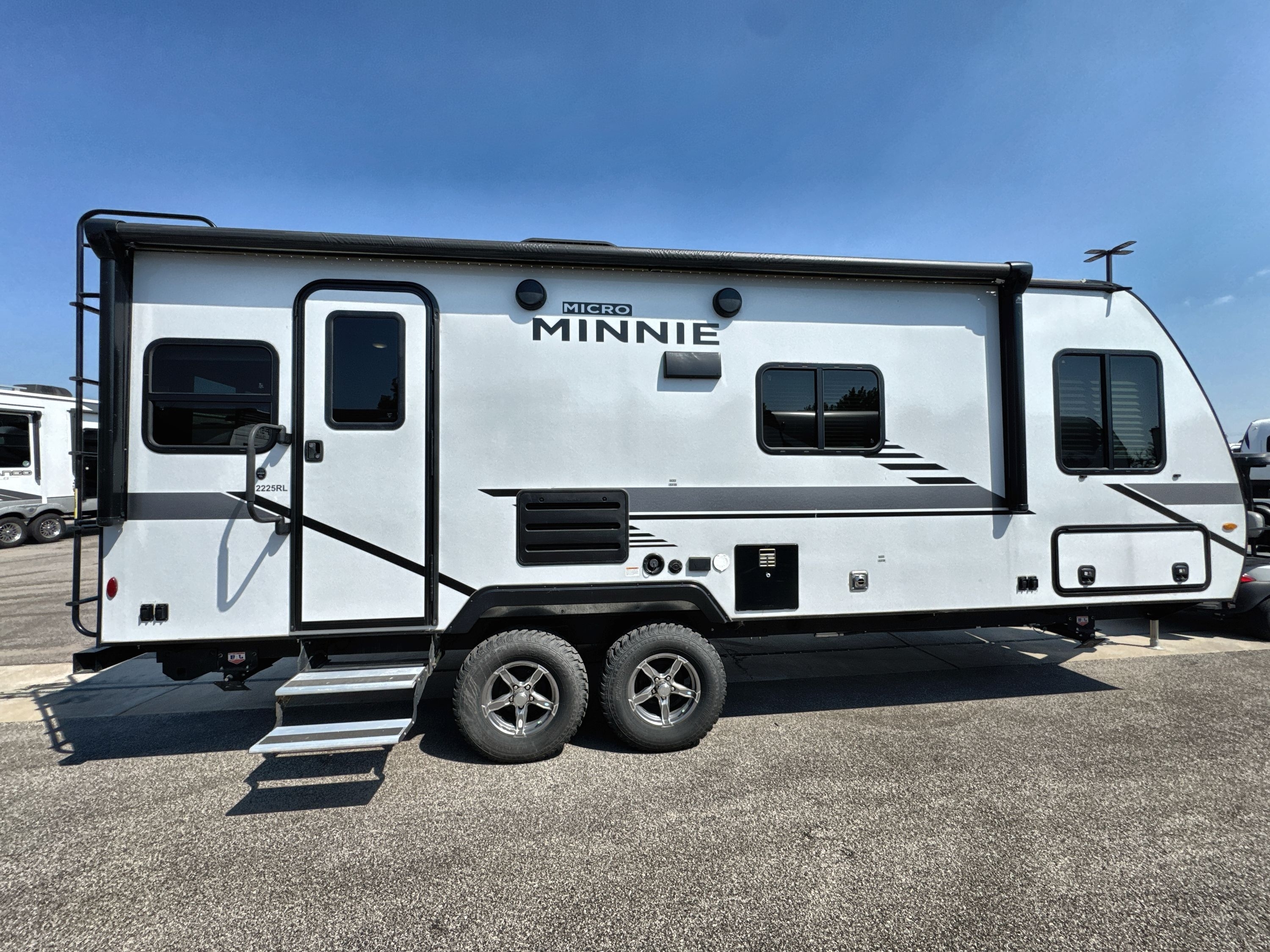 2022 Winnebago MICRO MINNIE 2225RL in oshkosh WI