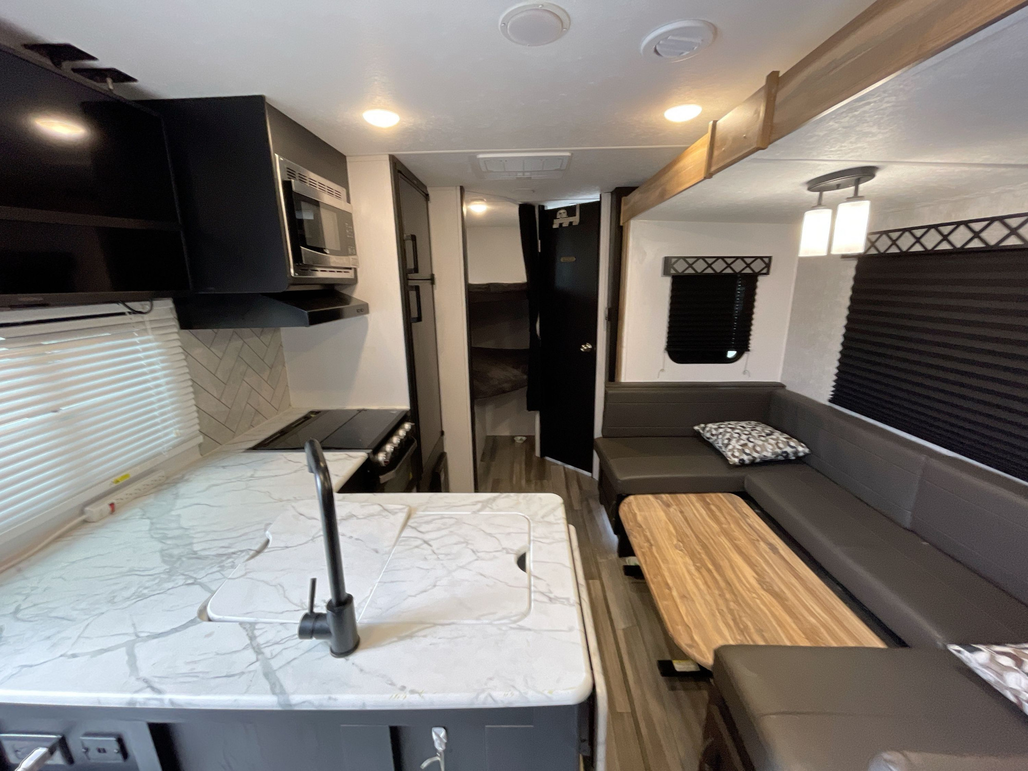 2022 Coachmen FREEDOM EXPRESS ULTRA LITE 238BHS in sunbury OH