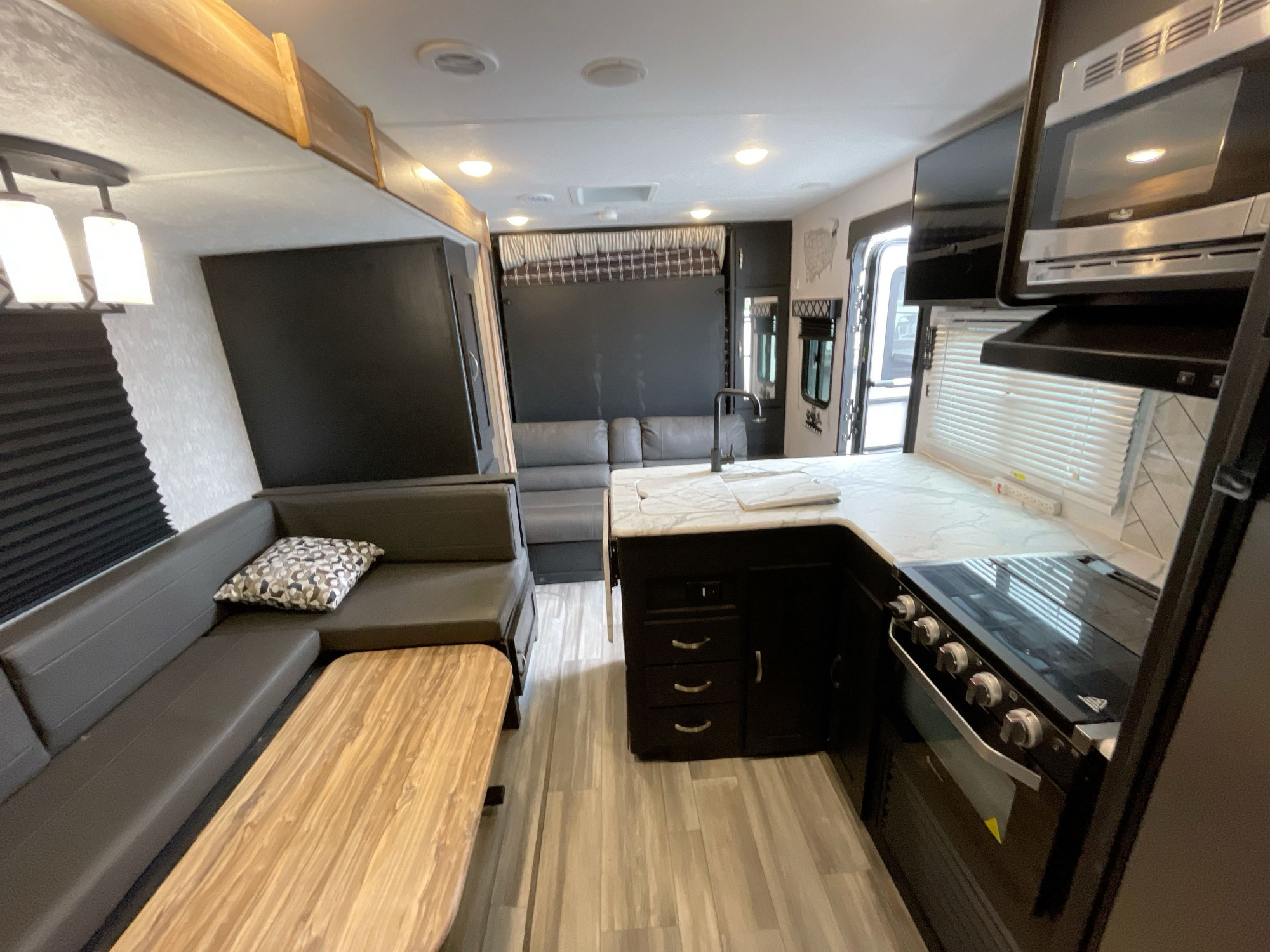 2022 Coachmen FREEDOM EXPRESS ULTRA LITE 238BHS in sunbury OH