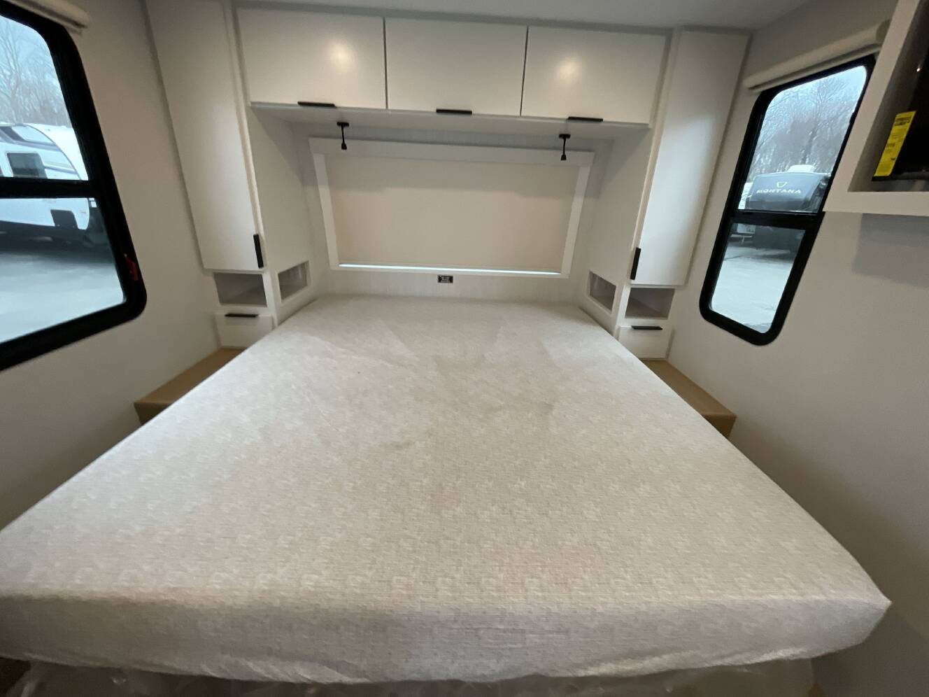 A photo of this 2026 Winnebago THRIVE 18FBS