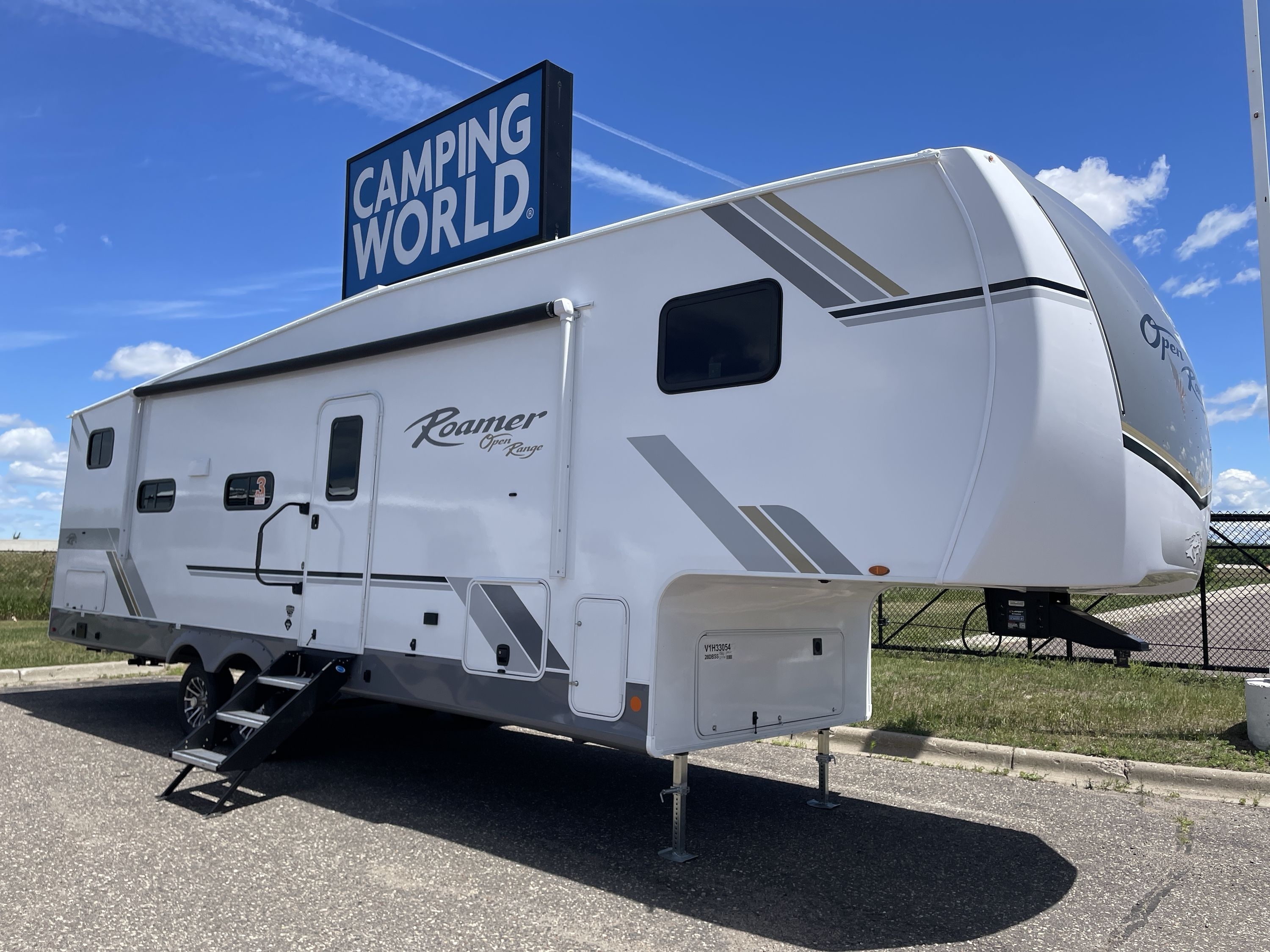 2027 Highland Ridge ROAMER 28DBSS in monticello MN
