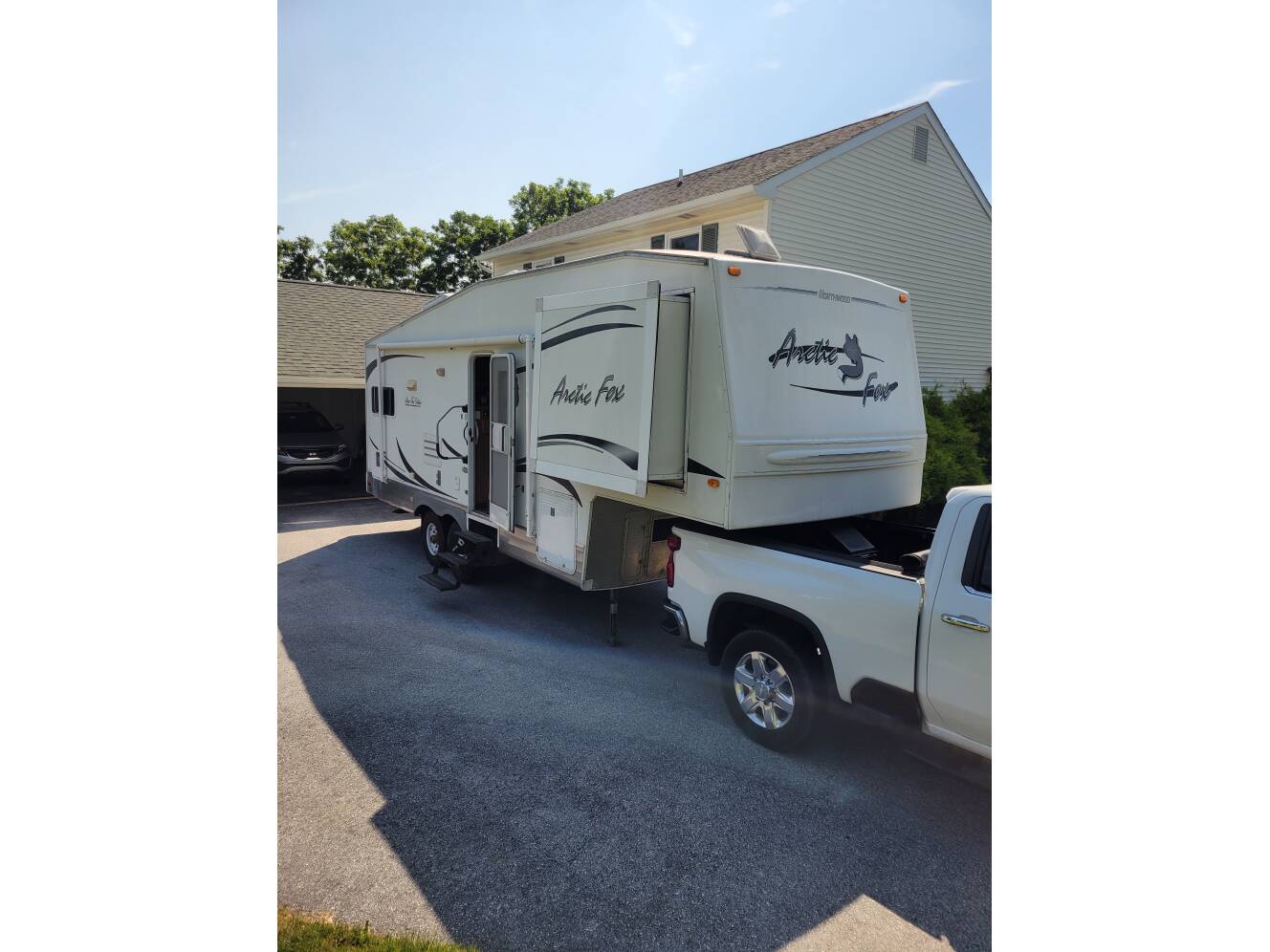 A photo of this 2008 Northwood Mfg ARCTIC SILVER FOX EDITION 27-5L
