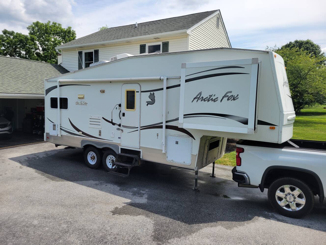 A photo of this 2008 Northwood Mfg ARCTIC SILVER FOX EDITION 27-5L