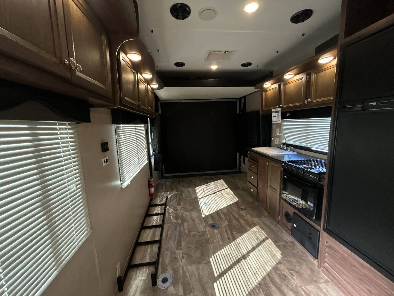 A photo of this 2017 Dutchmen RUBICON 2500
