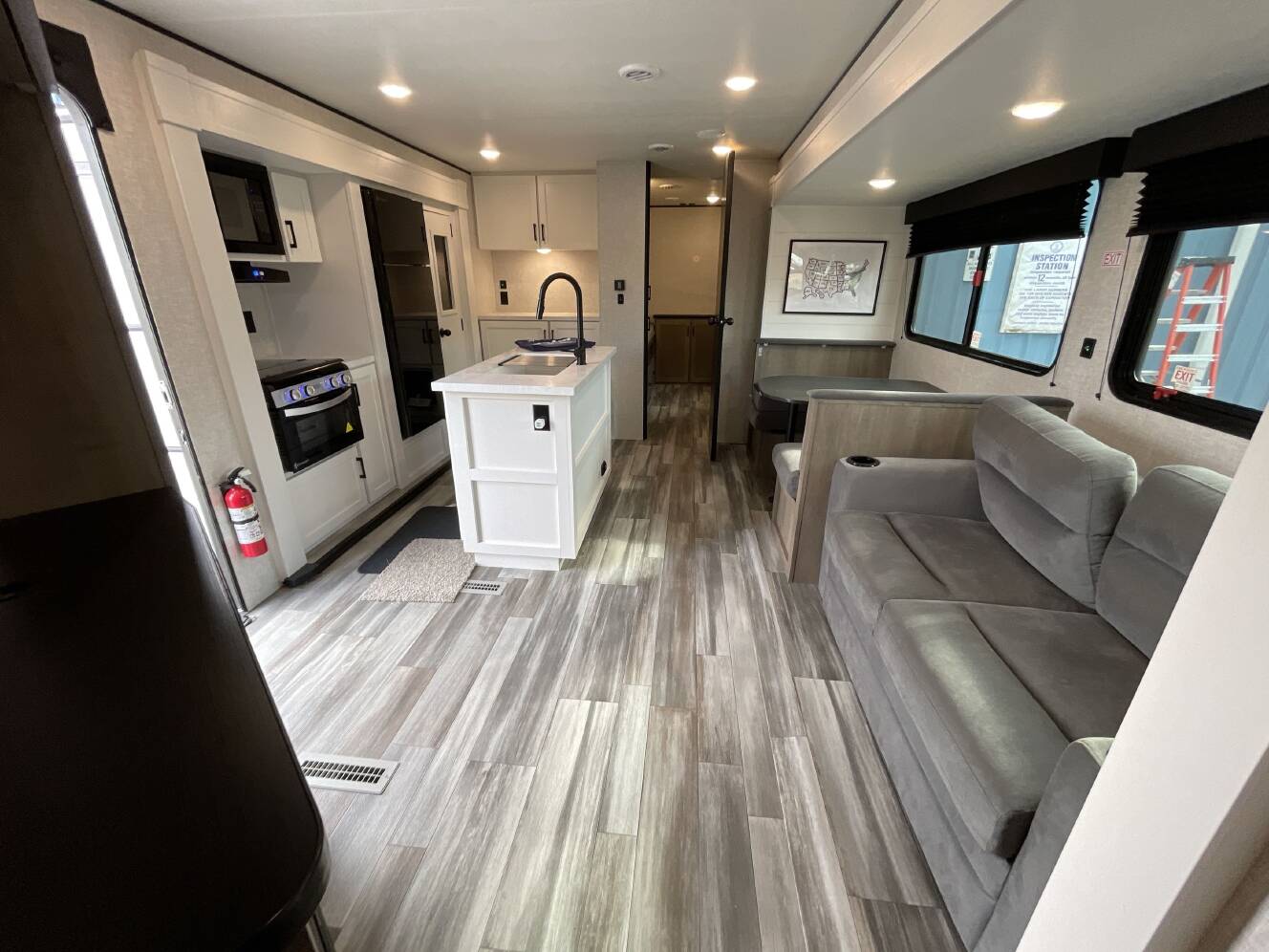 A photo of this 2025 Jayco JAY FLIGHT SLX 333BTS
