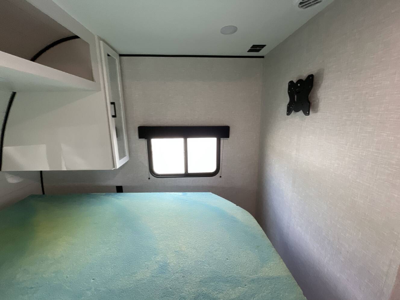 A photo of this 2025 Jayco JAY FLIGHT SLX 333BTS