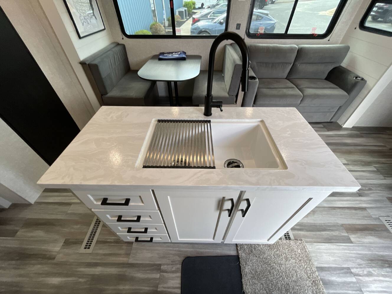 A photo of this 2025 Jayco JAY FLIGHT SLX 333BTS