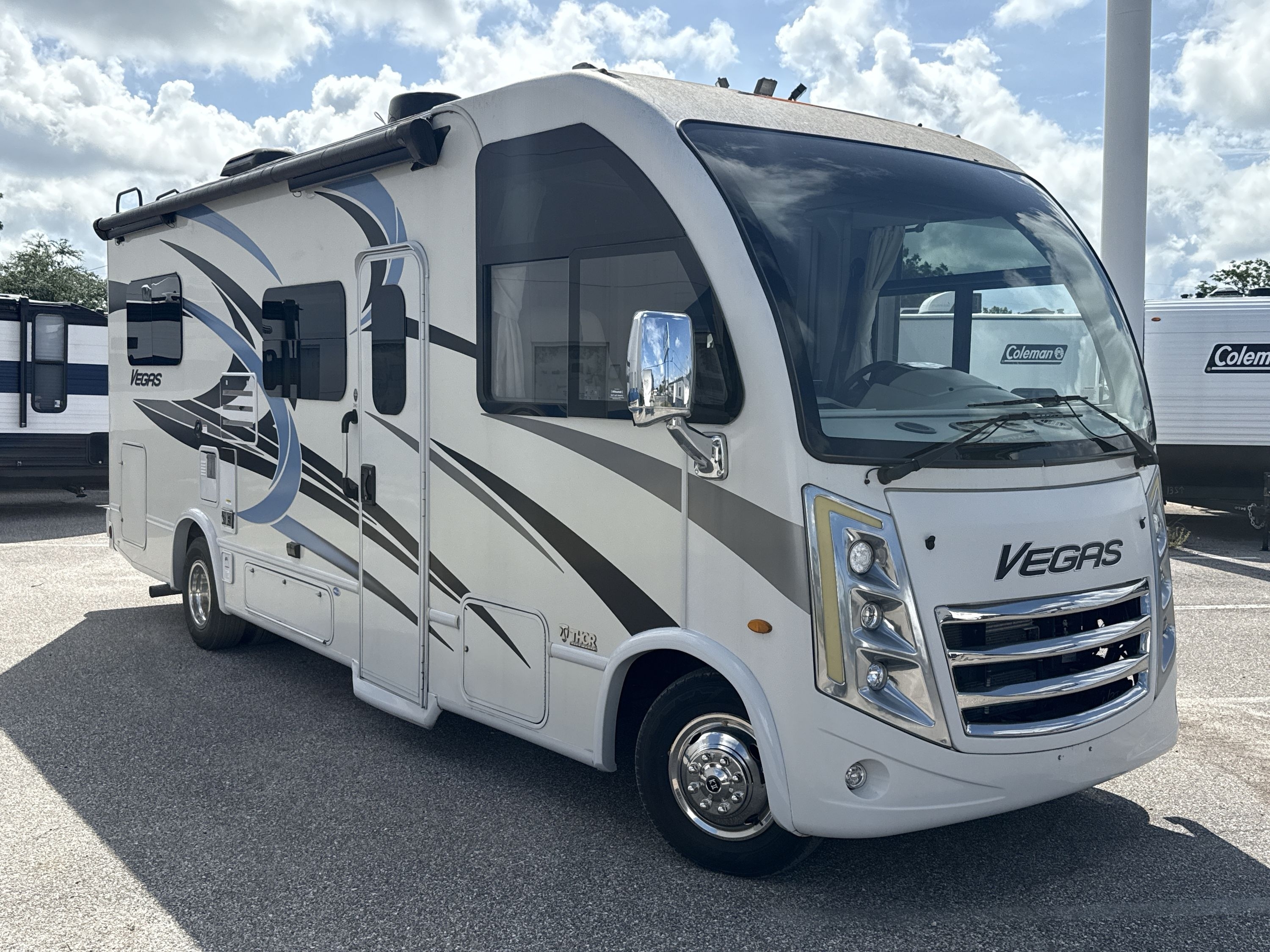 2023 Thor VEGAS 24.1 in holiday FL